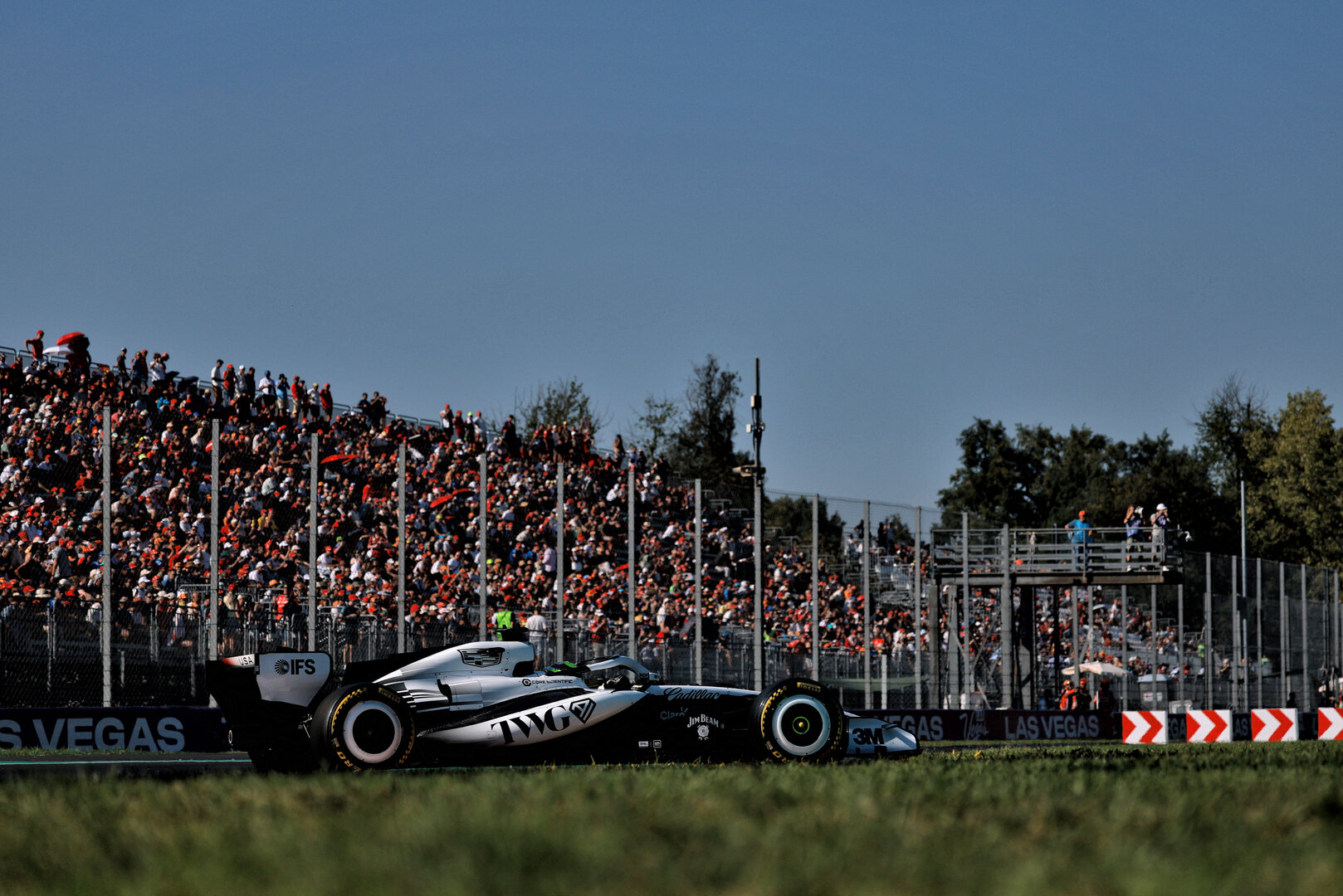 GP ITALIA, Sergio Perez (MEX) Cadillac Formula 1 Team MAC-26.
04.09.2026. Formula 1 World Championship, Rd 13, Italian Grand Prix, Monza, Italy, Practice Day.
- www.xpbimages.com, EMail: requests@xpbimages.com © Copyright: Charniaux / XPB Images