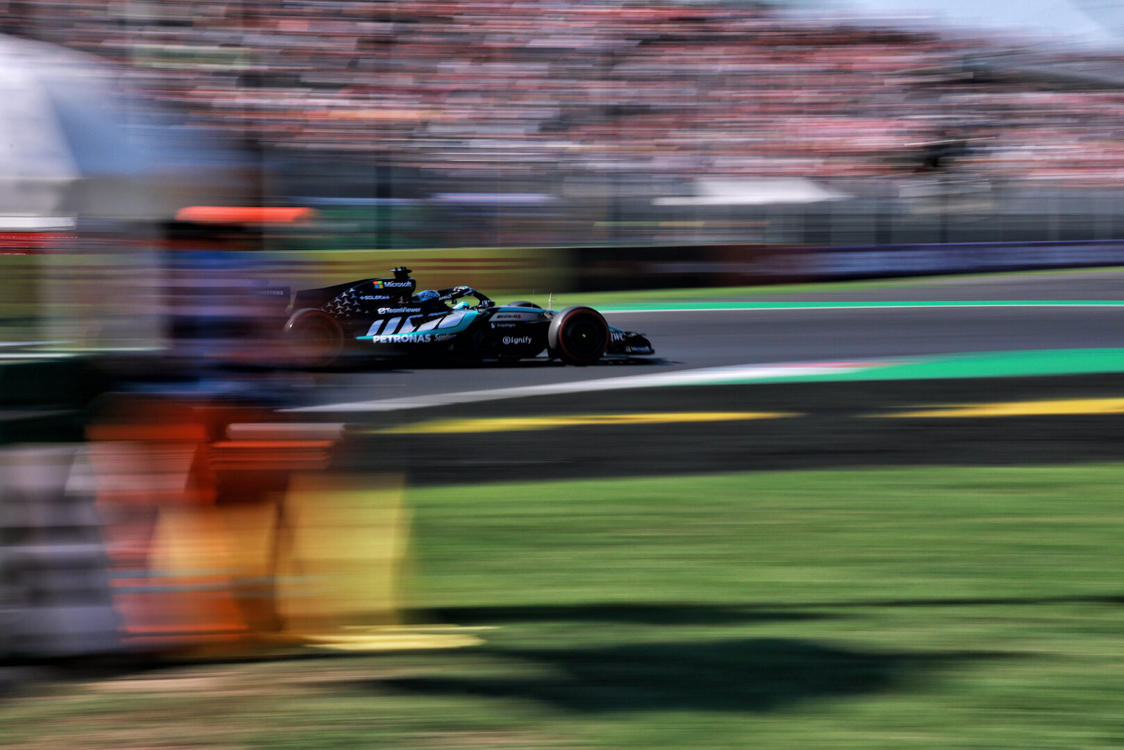 GP ITALIA, George Russell (GBR) Mercedes AMG Formula One Team W17.
04.09.2026. Formula 1 World Championship, Rd 13, Italian Grand Prix, Monza, Italy, Practice Day.
- www.xpbimages.com, EMail: requests@xpbimages.com © Copyright: Charniaux / XPB Images