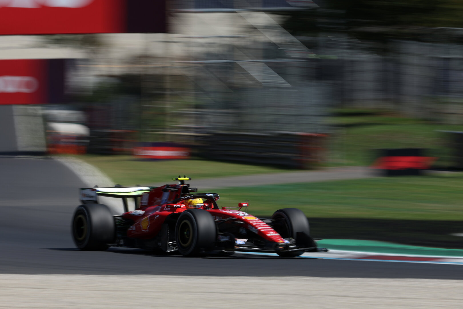 GP ITALIA, Lewis Hamilton (GBR) Ferrari SF-26.
04.09.2026. Formula 1 World Championship, Rd 13, Italian Grand Prix, Monza, Italy, Practice Day.
- www.xpbimages.com, EMail: requests@xpbimages.com © Copyright: Dunbar / XPB Images