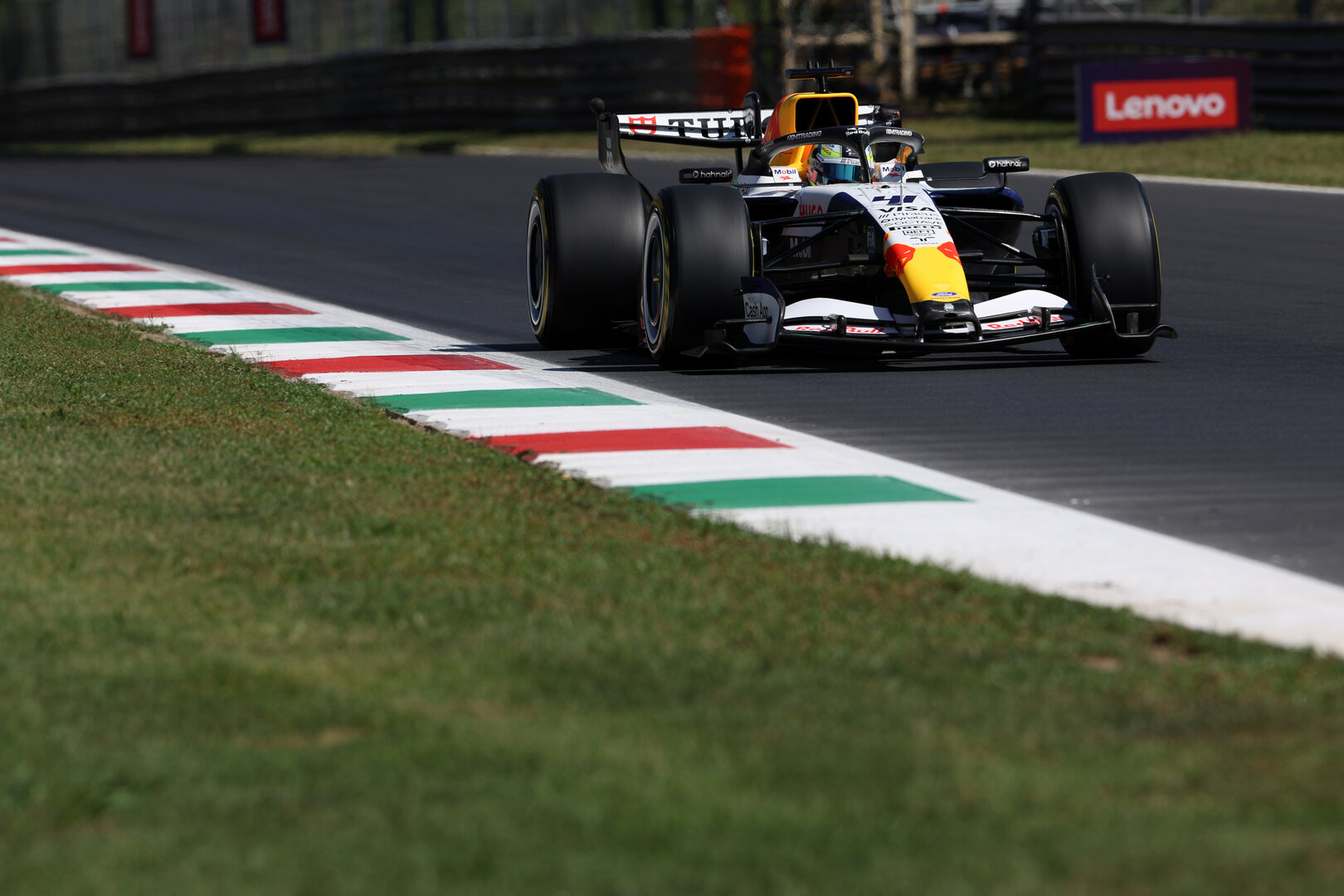 GP ITALIA, Arvid Lindblad (GBR) Racing Bulls Formula One Team VCARB 03.
04.09.2026. Formula 1 World Championship, Rd 13, Italian Grand Prix, Monza, Italy, Practice Day.
- www.xpbimages.com, EMail: requests@xpbimages.com © Copyright: Dunbar / XPB Images