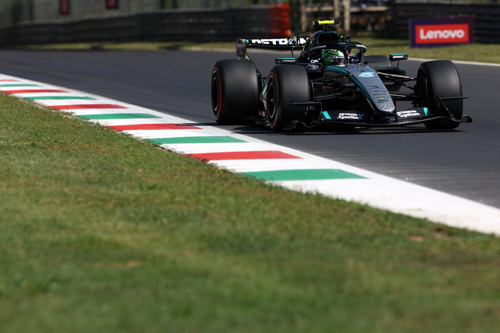GP ITALIA, Andrea Kimi Antonelli (ITA) Mercedes AMG Formula One Team W17.
04.09.2026. Formula 1 World Championship, Rd 13, Italian Grand Prix, Monza, Italy, Practice Day.
- www.xpbimages.com, EMail: requests@xpbimages.com © Copyright: Dunbar / XPB Images