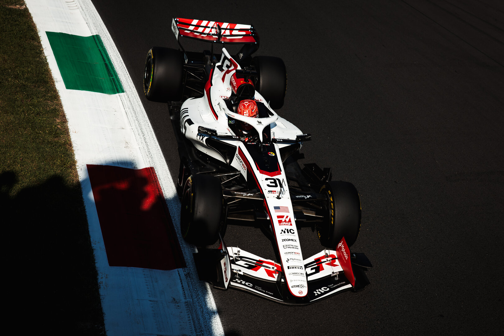 GP ITALIA, Esteban Ocon (FRA) Haas F1 Team VF-26.
04.09.2026. Formula 1 World Championship, Rd 13, Italian Grand Prix, Monza, Italy, Practice Day.
- www.xpbimages.com, EMail: requests@xpbimages.com © Copyright: Bearne / XPB Images