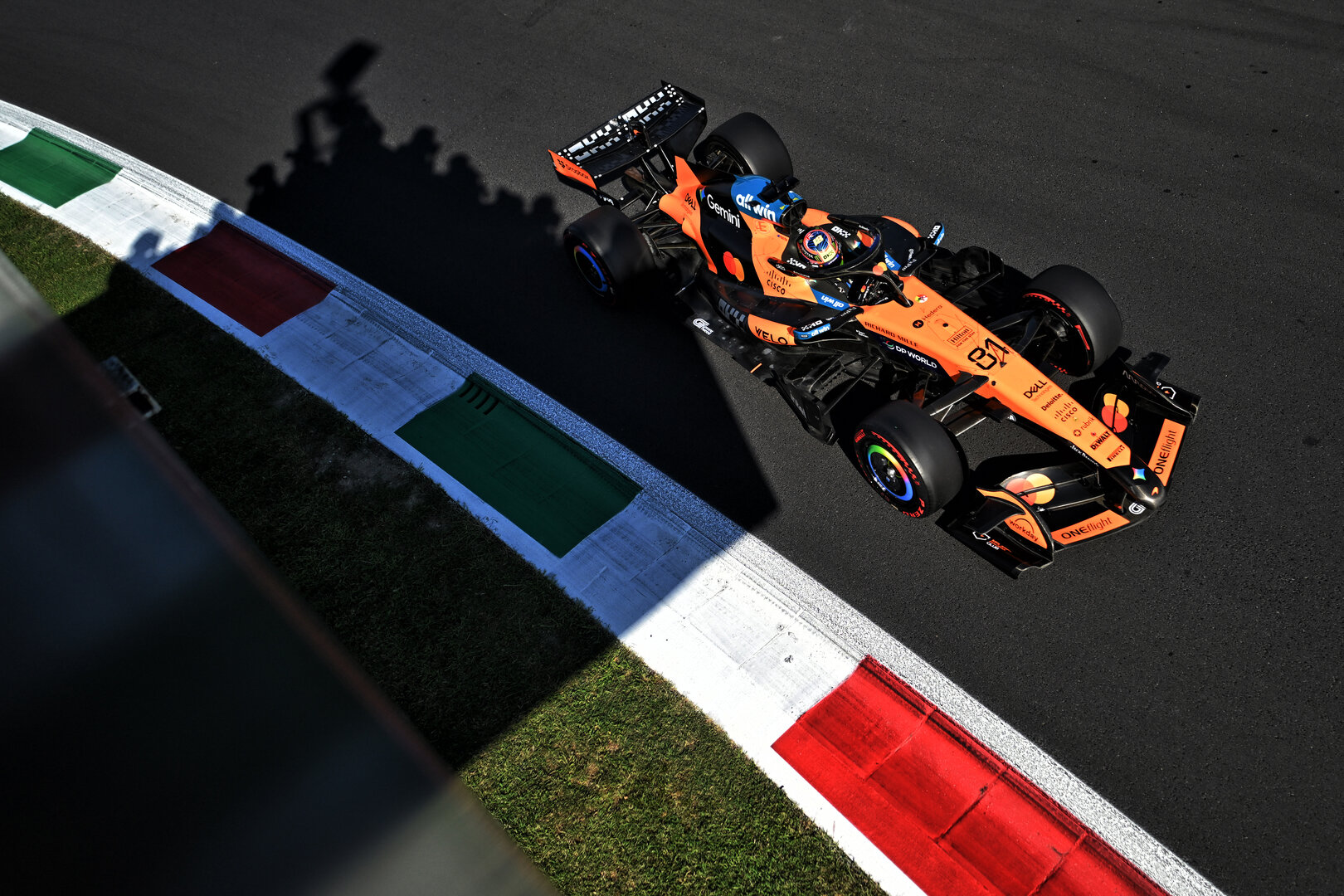 GP ITALIA, Oscar Piastri (AUS) McLaren F1 Team MCL40.
04.09.2026. Formula 1 World Championship, Rd 13, Italian Grand Prix, Monza, Italy, Practice Day.
- www.xpbimages.com, EMail: requests@xpbimages.com © Copyright: Price / XPB Images