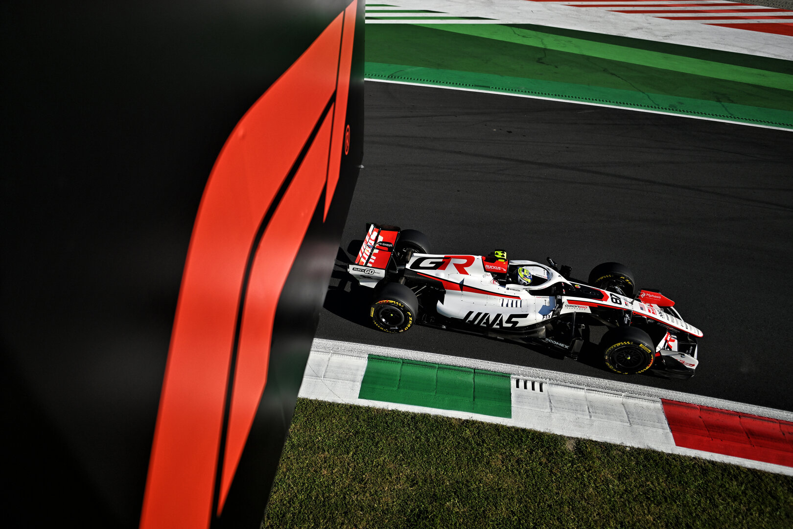 GP ITALIA, Oliver Bearman (GBR) Haas F1 Team VF-26.
04.09.2026. Formula 1 World Championship, Rd 13, Italian Grand Prix, Monza, Italy, Practice Day.
- www.xpbimages.com, EMail: requests@xpbimages.com © Copyright: Price / XPB Images