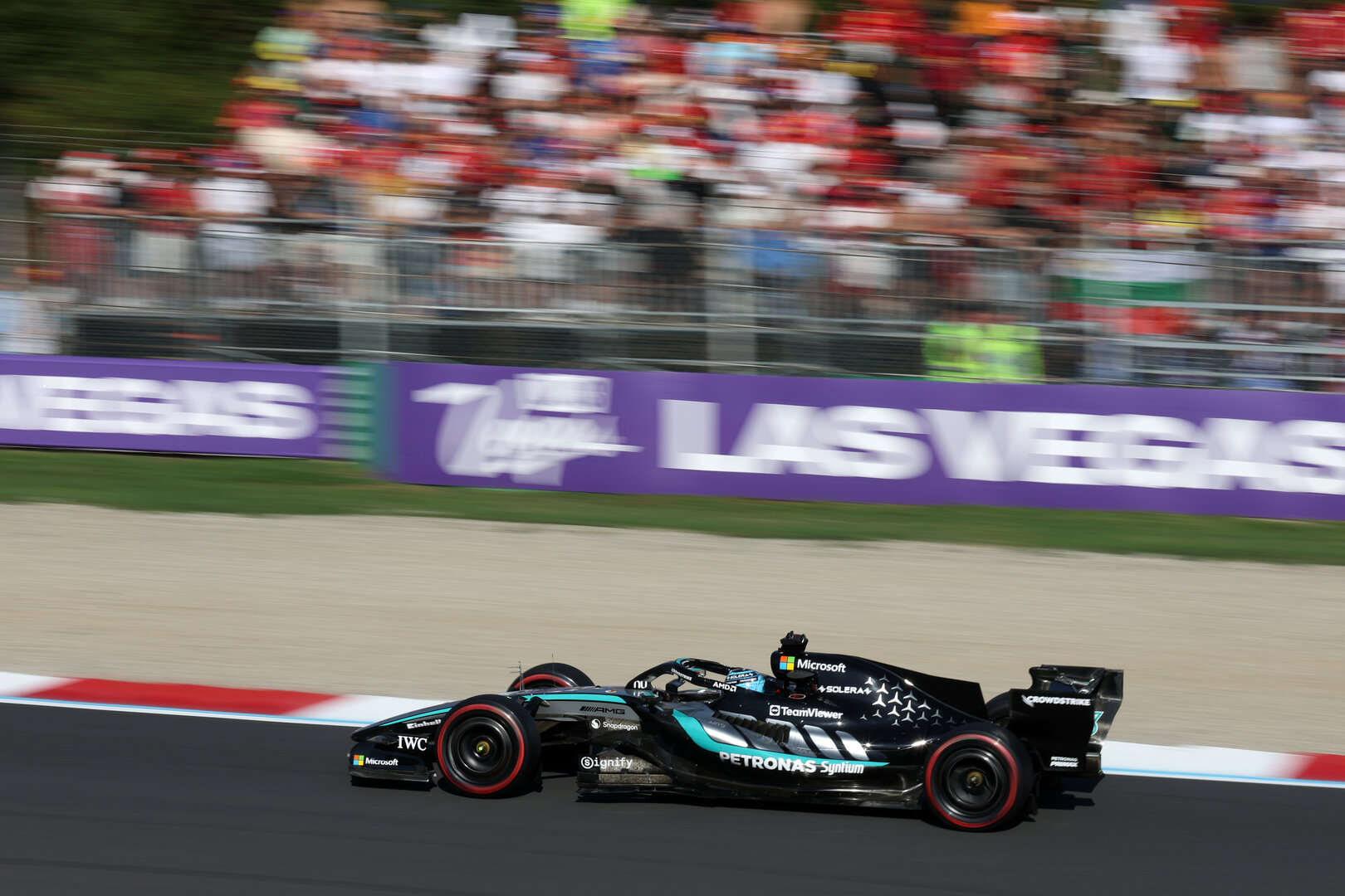 GP ITALIA, George Russell (GBR) Mercedes AMG Formula One Team W17.
04.09.2026. Formula 1 World Championship, Rd 13, Italian Grand Prix, Monza, Italy, Practice Day.
- www.xpbimages.com, EMail: requests@xpbimages.com © Copyright: Dunbar / XPB Images