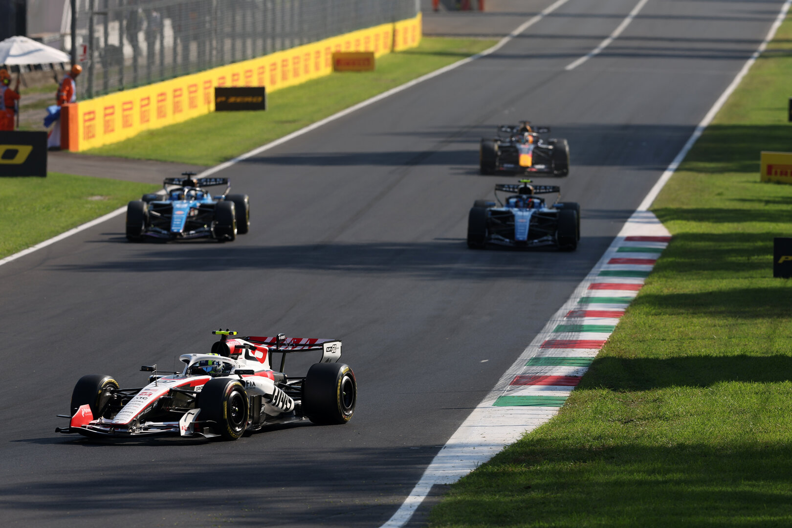 GP ITALIA, Oliver Bearman (GBR) Haas F1 Team VF-26.
04.09.2026. Formula 1 World Championship, Rd 13, Italian Grand Prix, Monza, Italy, Practice Day.
- www.xpbimages.com, EMail: requests@xpbimages.com © Copyright: Dunbar / XPB Images