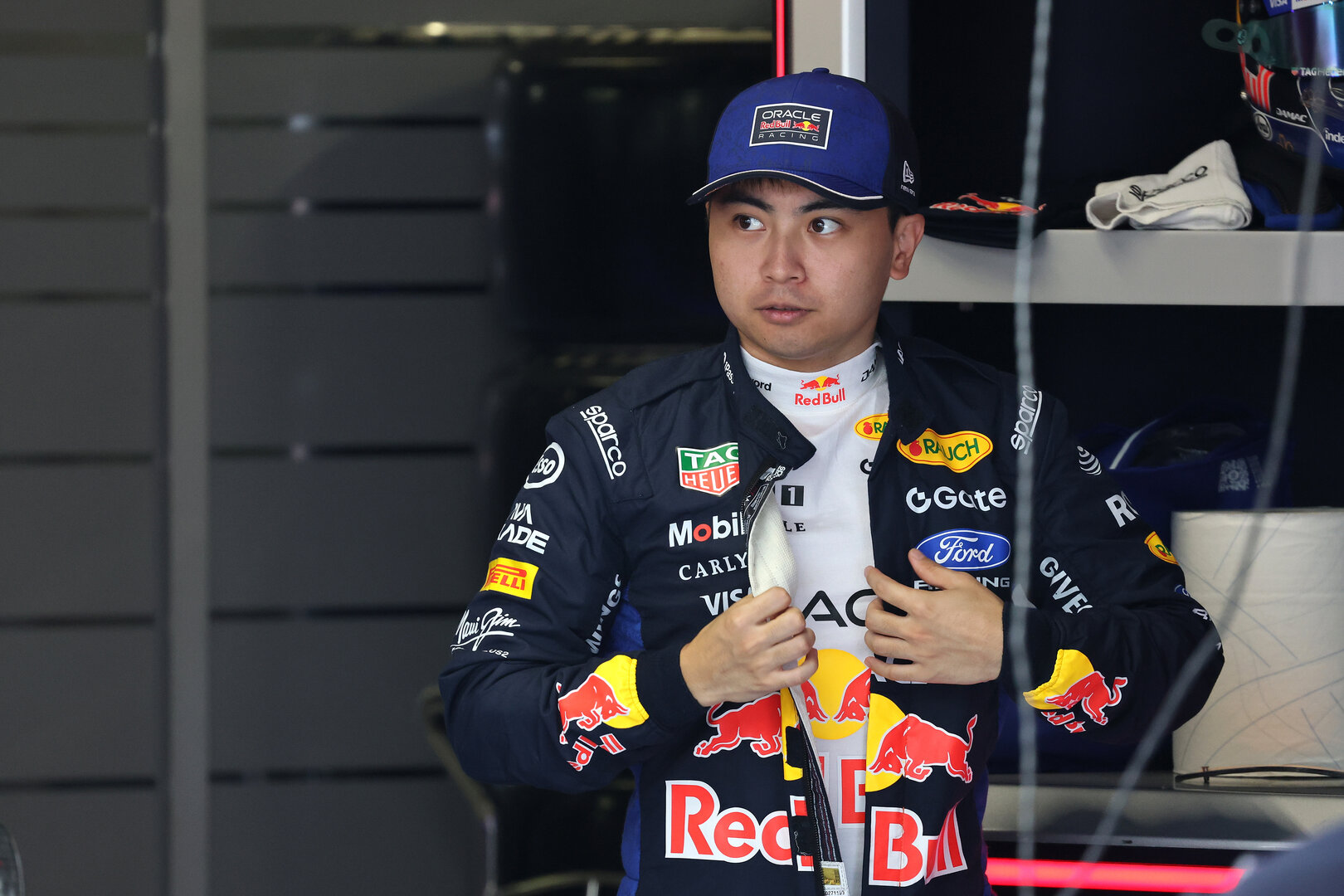 GP ITALIA, Ayumu Iwasa (JPN) Racing Bulls Formula One Team e Red Bull Racing Reserve Driver.
04.09.2026. Formula 1 World Championship, Rd 13, Italian Grand Prix, Monza, Italy, Practice Day.
- www.xpbimages.com, EMail: requests@xpbimages.com © Copyright: Batchelor / XPB Images