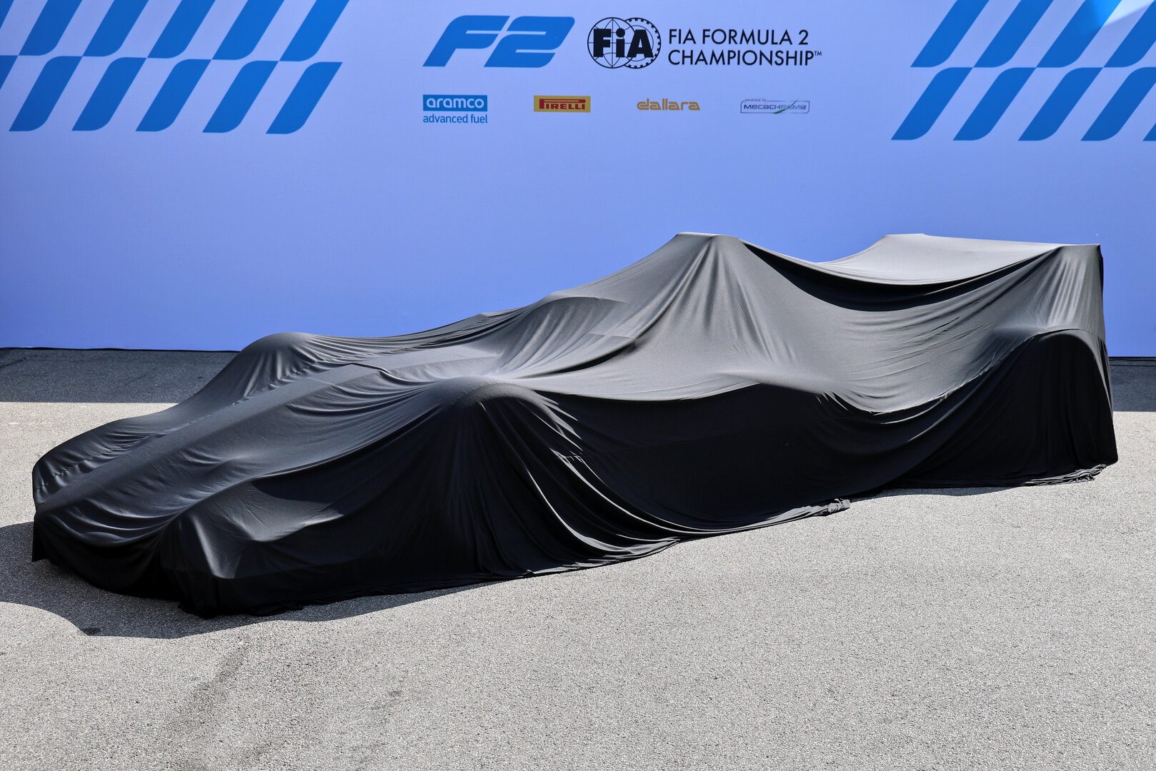 GP ITALIA, The 2027 F2 car awaits its unveiling.
05.09.2026. Formula 1 World Championship, Rd 13, Italian Grand Prix, Monza, Italy, Qualifiche Day.
- www.xpbimages.com, EMail: requests@xpbimages.com © Copyright: Batchelor / XPB Images