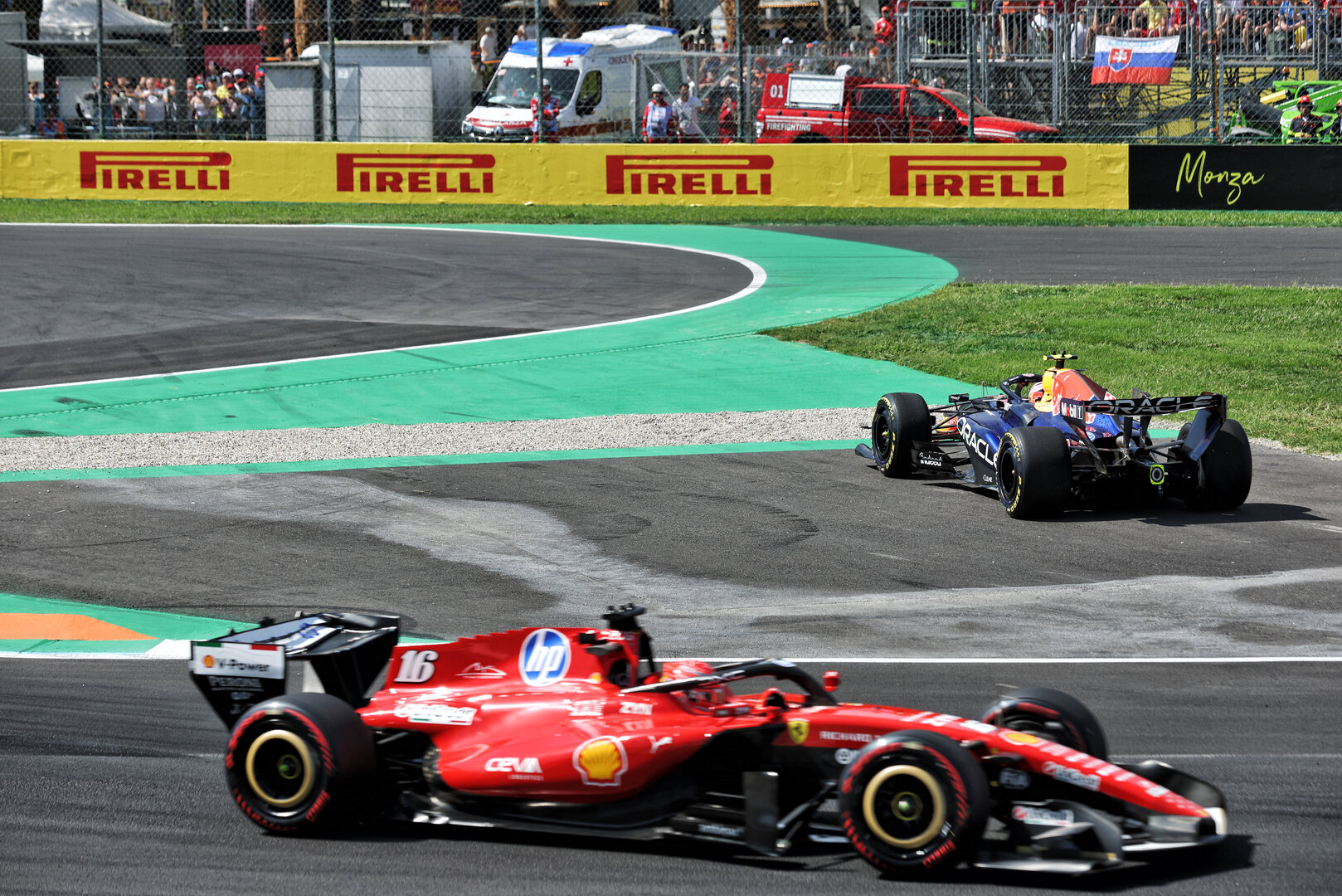 GP ITALIA, Liam Lawson (NZL) Red Bull Racing RB22 spins in the third practice session.
05.09.2026. Formula 1 World Championship, Rd 13, Italian Grand Prix, Monza, Italy, Qualifiche Day.
- www.xpbimages.com, EMail: requests@xpbimages.com © Copyright: Dunbar / XPB Images