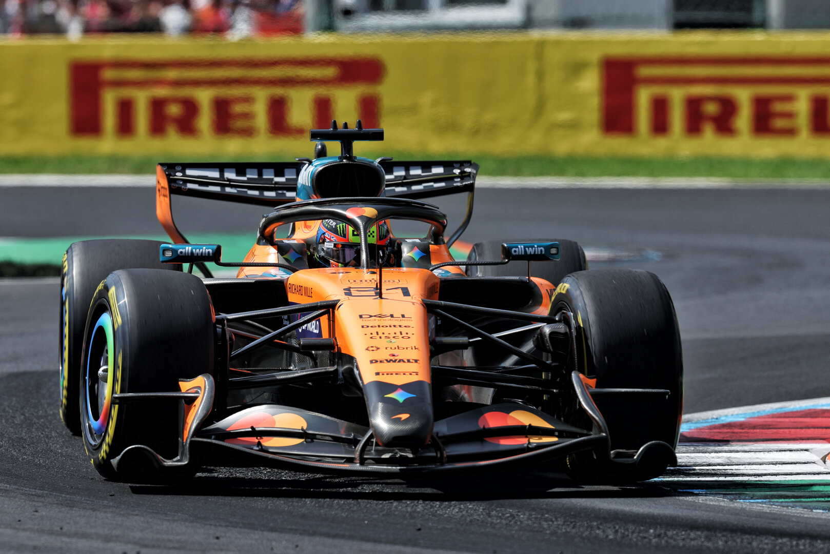 GP ITALIA, Oscar Piastri (AUS) McLaren F1 Team MCL40.
05.09.2026. Formula 1 World Championship, Rd 13, Italian Grand Prix, Monza, Italy, Qualifiche Day.
- www.xpbimages.com, EMail: requests@xpbimages.com © Copyright: Dunbar / XPB Images