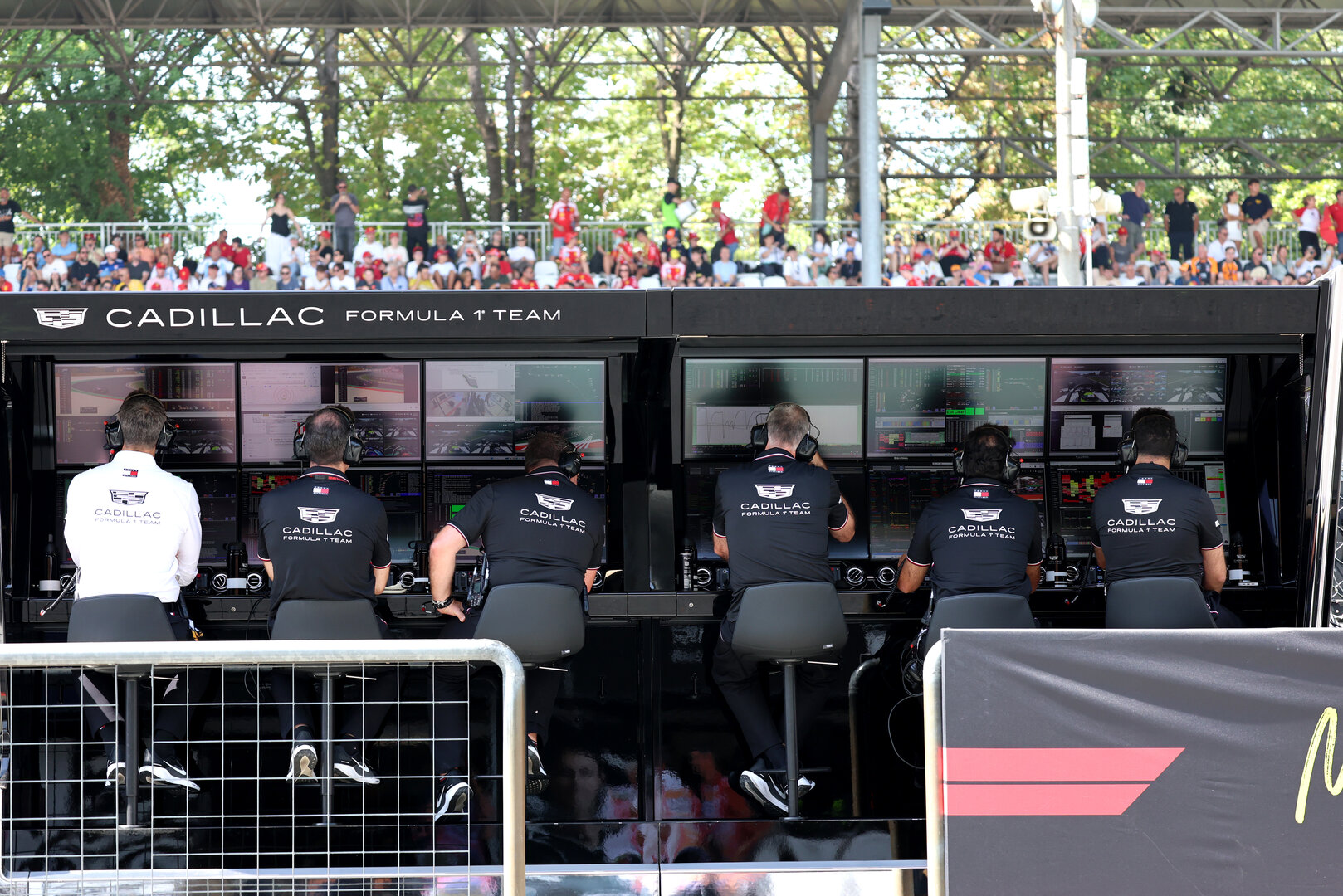 GP ITALIA, Cadillac Formula 1 Team pit gantry.
05.09.2026. Formula 1 World Championship, Rd 13, Italian Grand Prix, Monza, Italy, Qualifiche Day.
- www.xpbimages.com, EMail: requests@xpbimages.com © Copyright: Batchelor / XPB Images