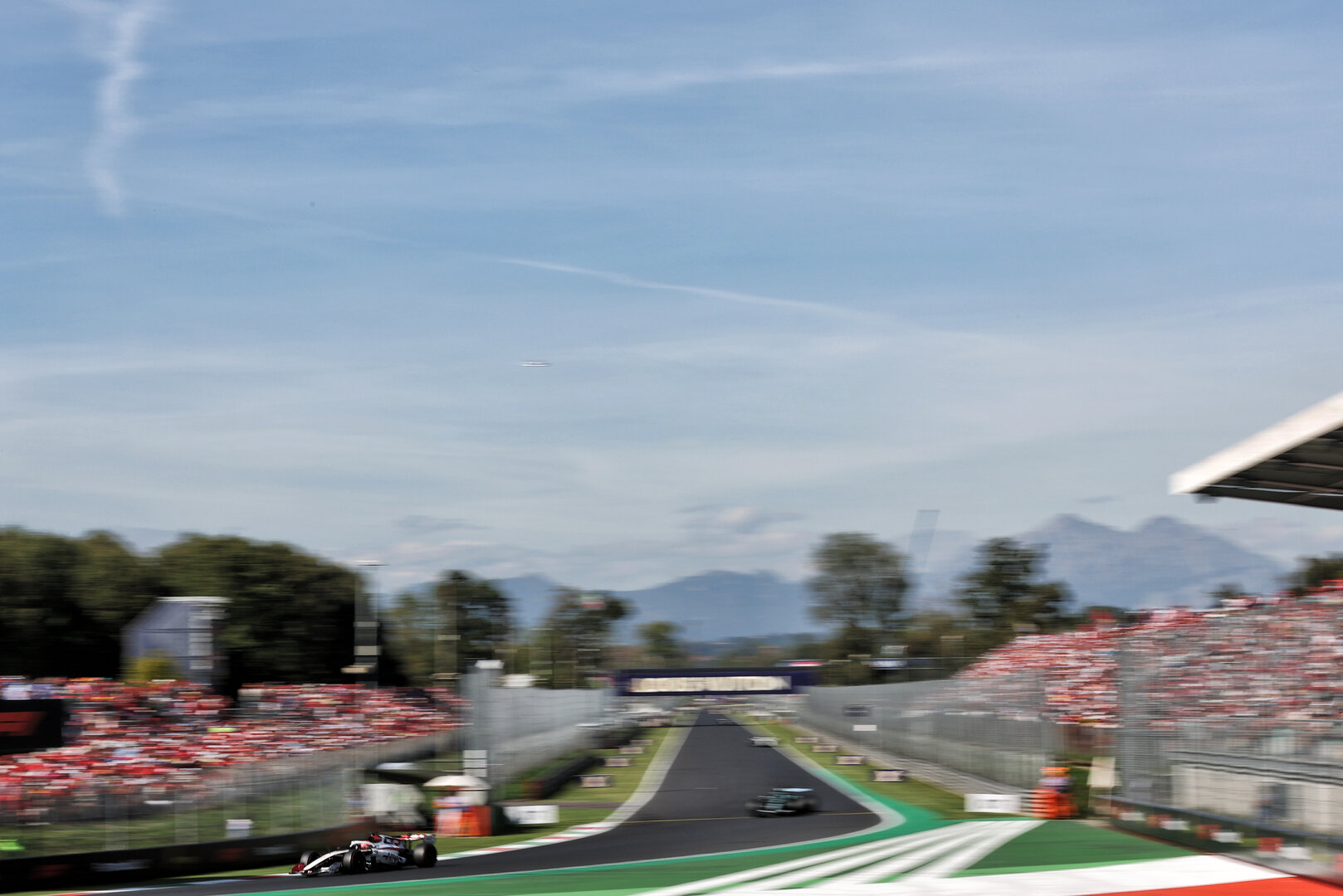 GP ITALIA, Esteban Ocon (FRA) Haas F1 Team VF-26.
05.09.2026. Formula 1 World Championship, Rd 13, Italian Grand Prix, Monza, Italy, Qualifiche Day.
- www.xpbimages.com, EMail: requests@xpbimages.com © Copyright: Dunbar / XPB Images