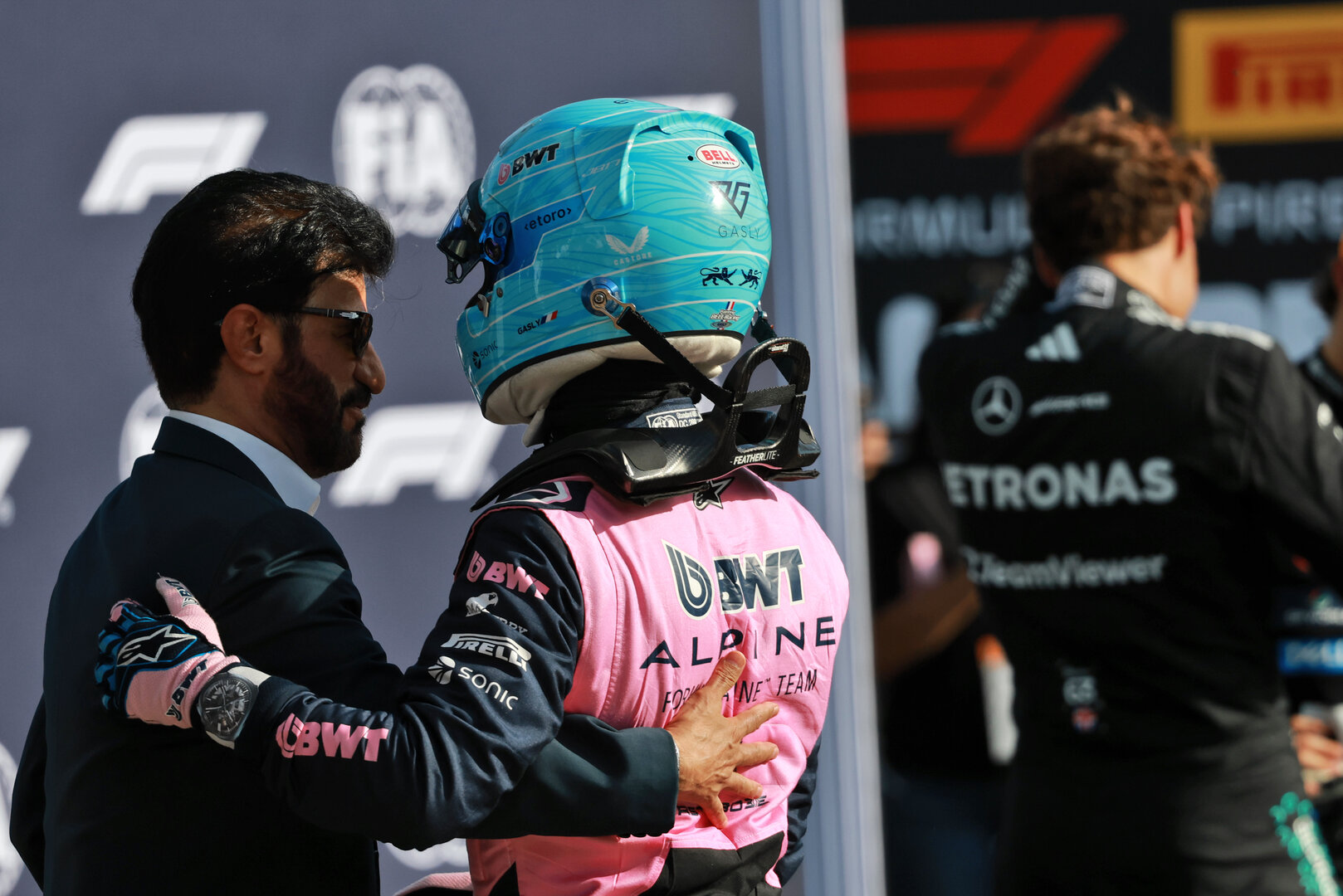 GP ITALIA, Pierre Gasly (FRA) Alpine F1 Team (Right) celebrates his pole position in qualifying parc ferme with Mohammed Bin Sulayem (UAE) FIA President.
05.09.2026. Formula 1 World Championship, Rd 13, Italian Grand Prix, Monza, Italy, Qualifiche Day.
- www.xpbimages.com, EMail: requests@xpbimages.com © Copyright: Charniaux / XPB Images
