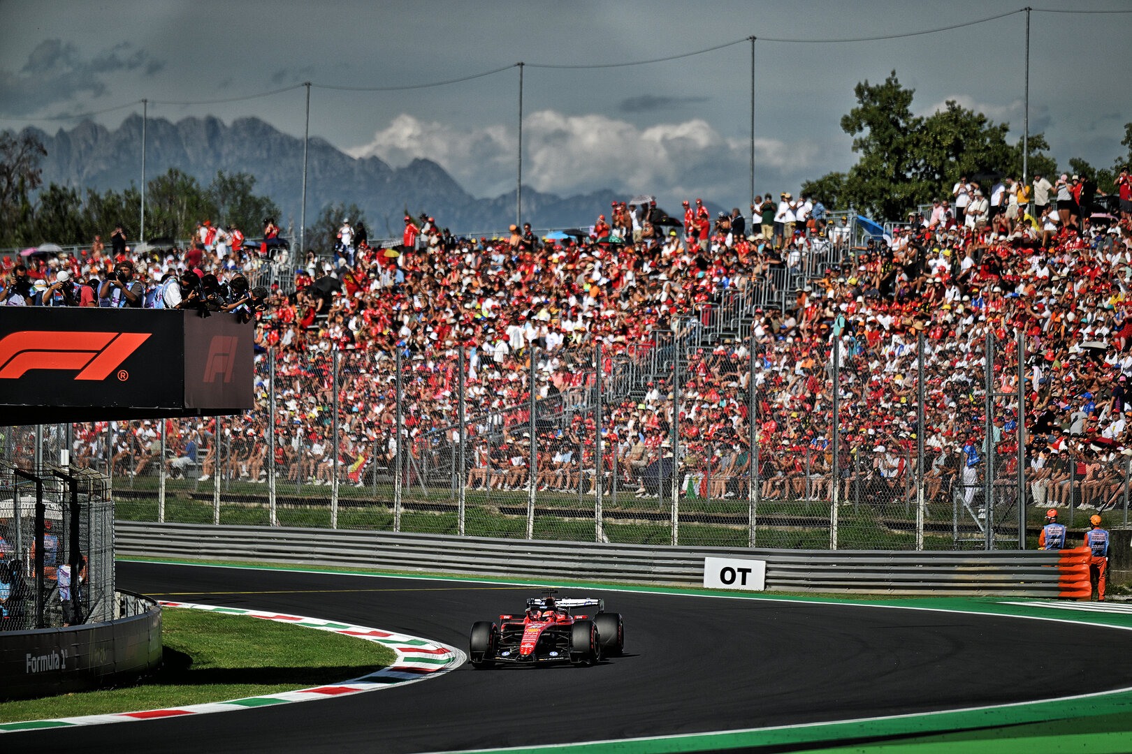 GP ITALIA, Charles Leclerc (MON) Ferrari SF-26.
05.09.2026. Formula 1 World Championship, Rd 13, Italian Grand Prix, Monza, Italy, Qualifiche Day.
- www.xpbimages.com, EMail: requests@xpbimages.com © Copyright: Price / XPB Images
