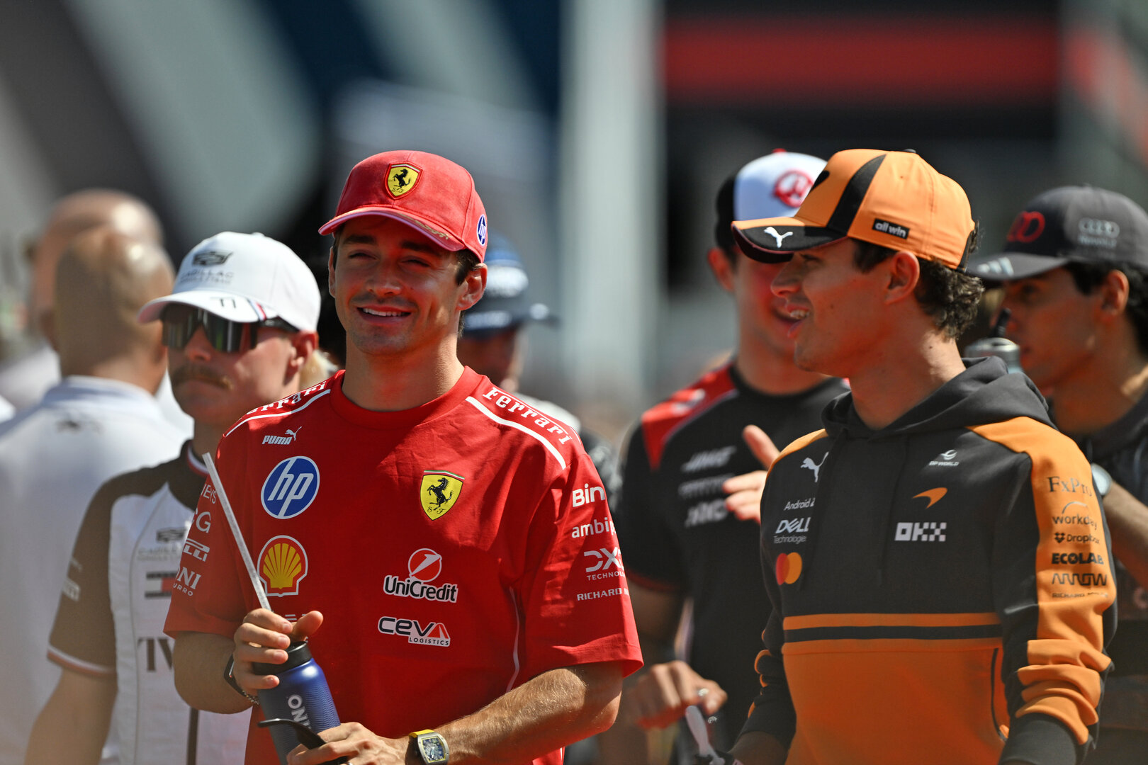 GP ITALIA, (L to R): Charles Leclerc (MON) Ferrari with Lando Norris (GBR) McLaren F1 Team on the drivers' parade.
06.09.2026. Formula 1 World Championship, Rd 13, Italian Grand Prix, Monza, Italy, Gara Day.
- www.xpbimages.com, EMail: requests@xpbimages.com © Copyright: Price / XPB Images
