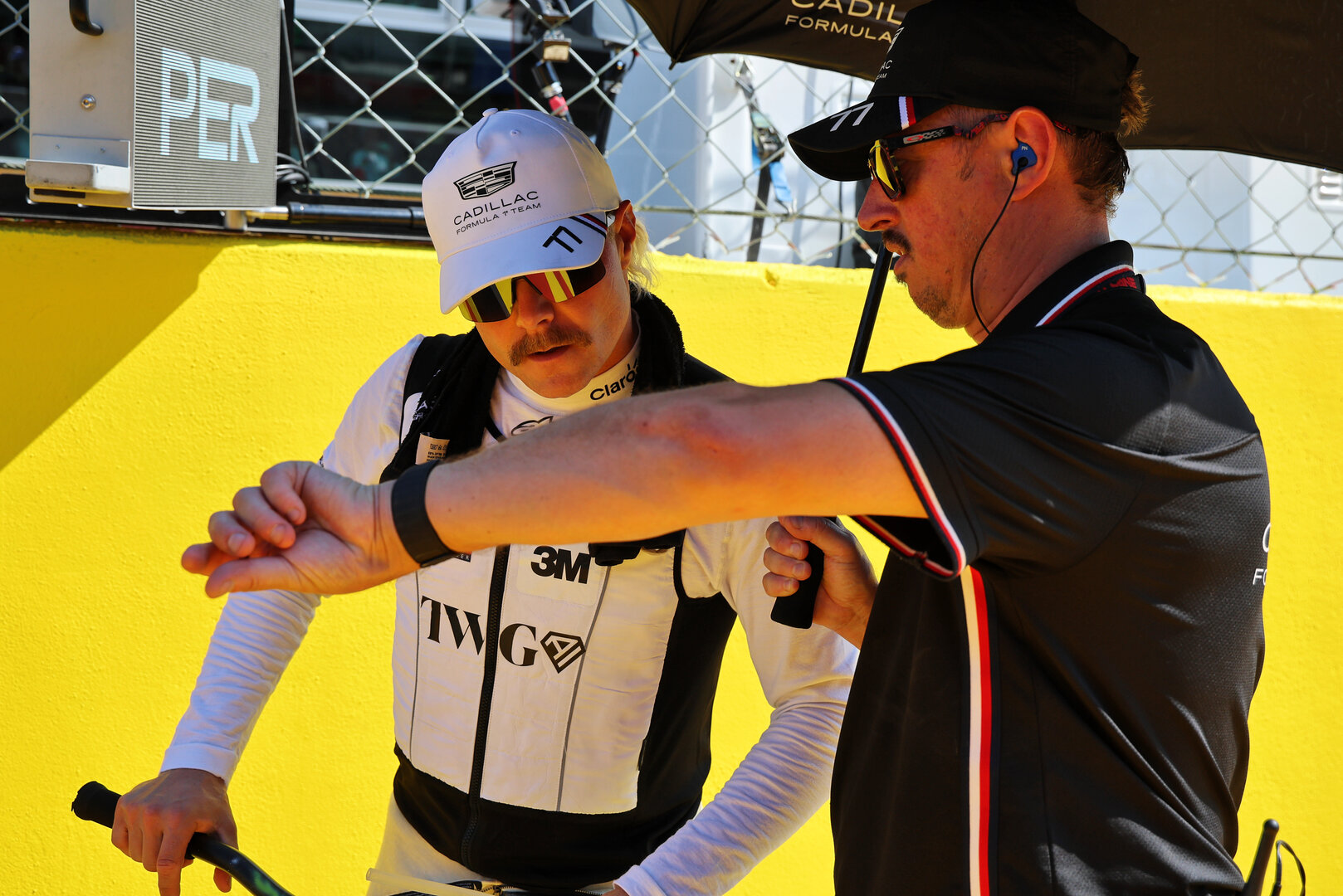 GP ITALIA, (L to R): Valtteri Bottas (FIN) Cadillac Formula 1 Team with Paul Harris (GBR) Cadillac Formula 1 Team Driver Physio on the grid.
06.09.2026. Formula 1 World Championship, Rd 13, Italian Grand Prix, Monza, Italy, Gara Day.
- www.xpbimages.com, EMail: requests@xpbimages.com © Copyright: Batchelor / XPB Images