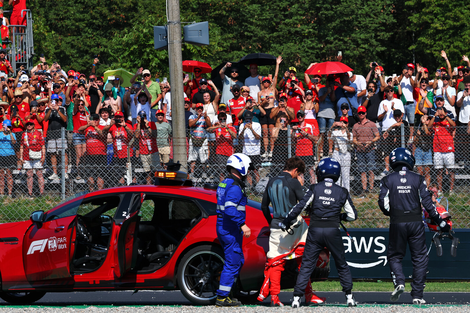 GP ITALIA, Charles Leclerc (MON) Ferrari crashed out of the race.
06.09.2026. Formula 1 World Championship, Rd 13, Italian Grand Prix, Monza, Italy, Gara Day.
- www.xpbimages.com, EMail: requests@xpbimages.com © Copyright: Bearne / XPB Images