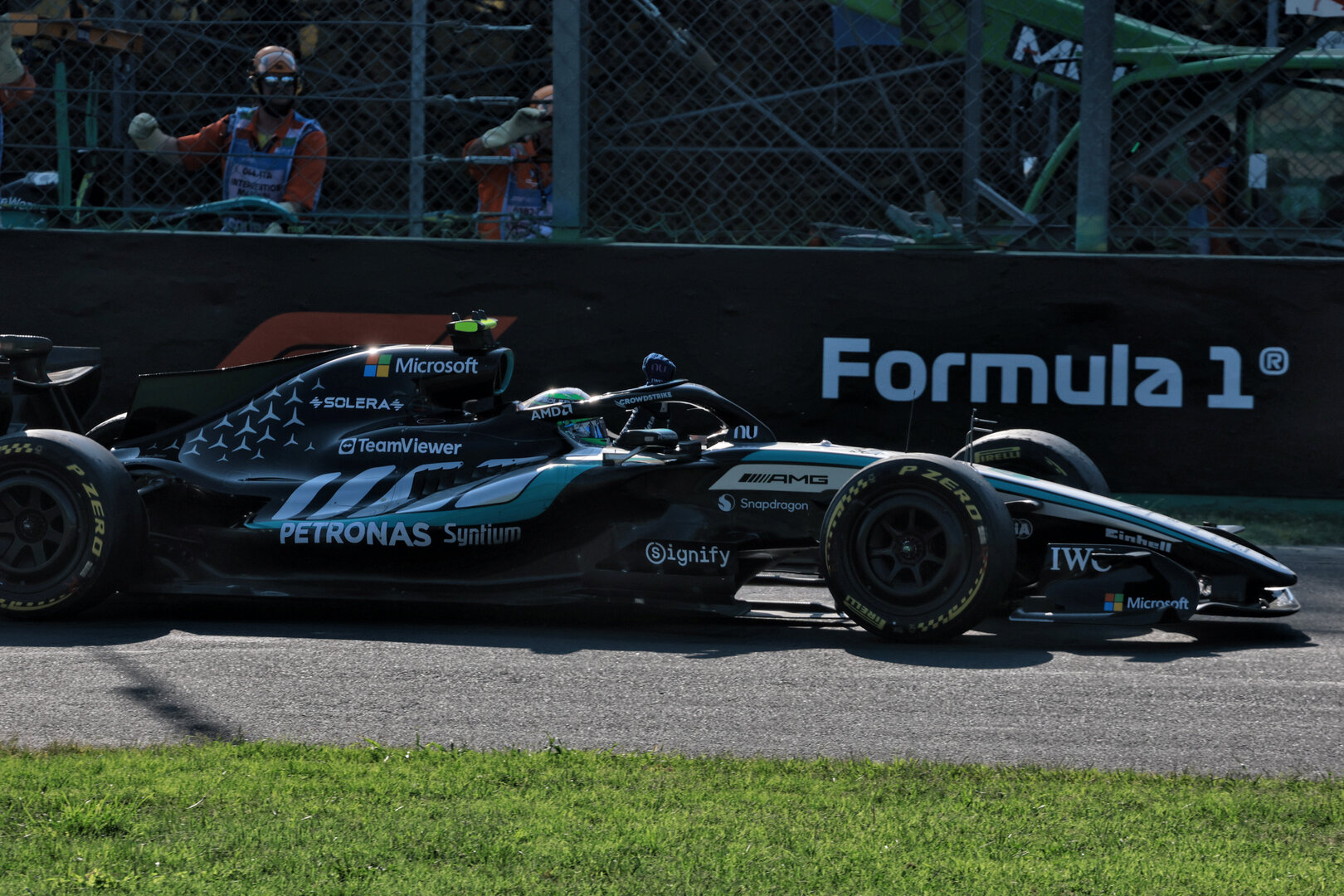 GP ITALIA, Gara winner Andrea Kimi Antonelli (ITA) Mercedes AMG Formula One Team W17 celebrates at the end of the race.
06.09.2026. Formula 1 World Championship, Rd 13, Italian Grand Prix, Monza, Italy, Gara Day.
- www.xpbimages.com, EMail: requests@xpbimages.com © Copyright: Charniaux / XPB Images