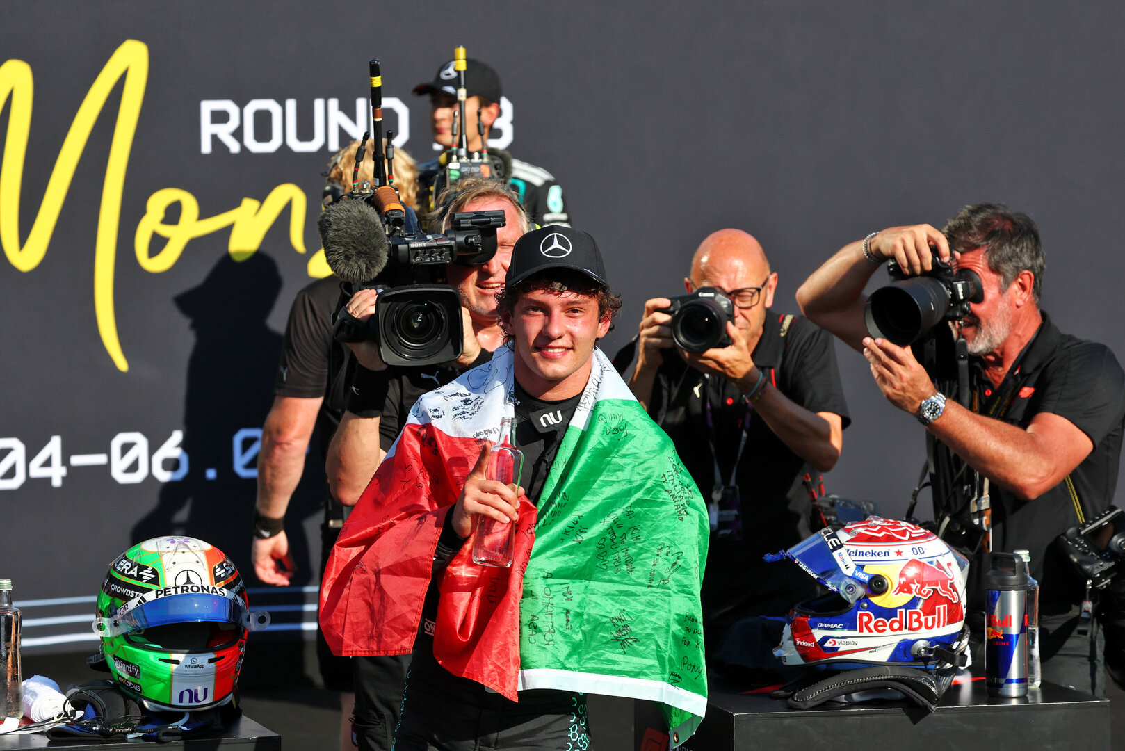 GP ITALIA, Gara winner Andrea Kimi Antonelli (ITA) Mercedes AMG Formula One Team celebrates in parc ferme.
06.09.2026. Formula 1 World Championship, Rd 13, Italian Grand Prix, Monza, Italy, Gara Day.
- www.xpbimages.com, EMail: requests@xpbimages.com © Copyright: Bearne / XPB Images
