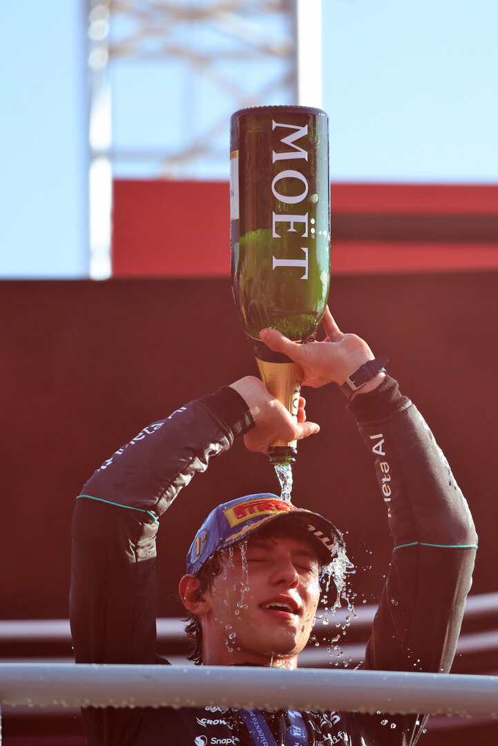 GP ITALIA, Gara winner Andrea Kimi Antonelli (ITA) Mercedes AMG Formula One Team celebrates on the podium.
06.09.2026. Formula 1 World Championship, Rd 13, Italian Grand Prix, Monza, Italy, Gara Day.
 - www.xpbimages.com, EMail: requests@xpbimages.com © Copyright:  Rew / XPB Images
