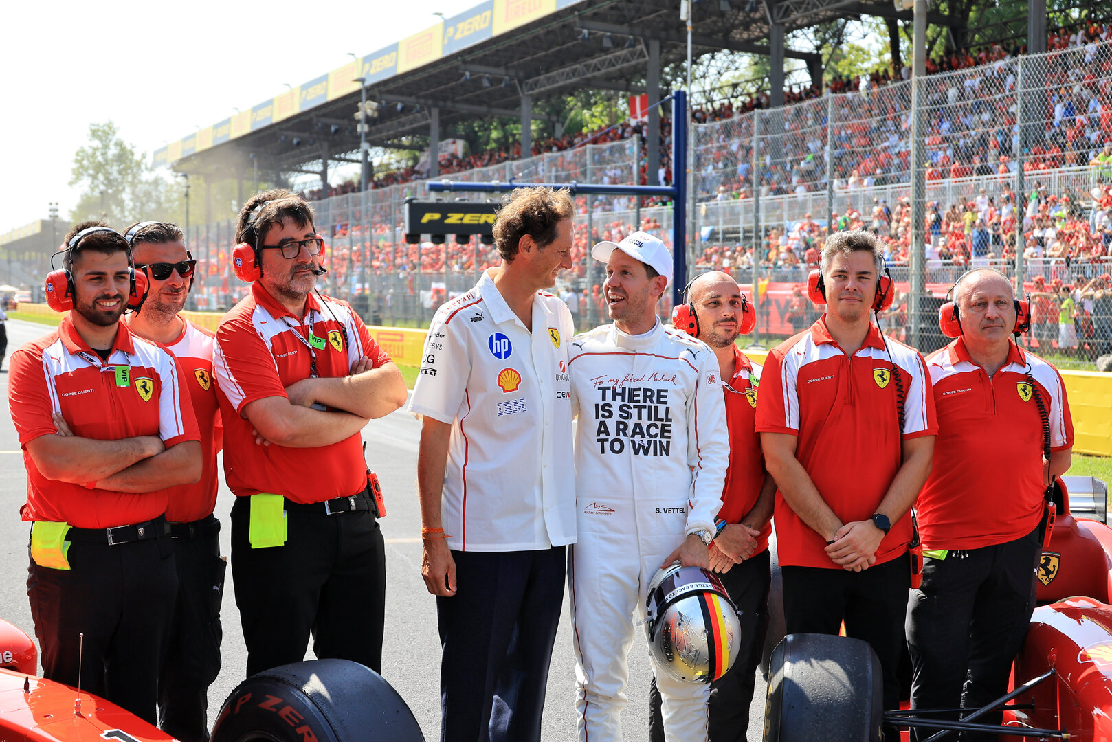 GP ITALIA, (L to R): John Elkann (ITA) FIAT Chrysler Automobiles Chairman with Sebastian Vettel (GER), who drove the 2002 Ferrari F2002.
06.09.2026. Formula 1 World Championship, Rd 13, Italian Grand Prix, Monza, Italy, Gara Day.
- www.xpbimages.com, EMail: requests@xpbimages.com © Copyright: XPB Images