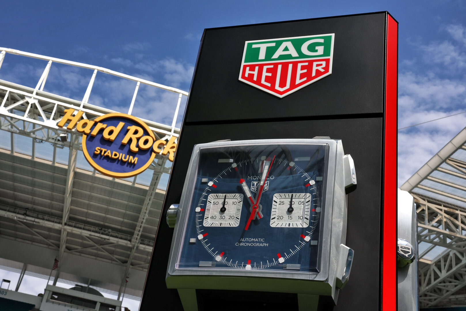 GP MIAMI, Paddock Atmosfera - Tag Heuer clock.
30.04.2026. Formula 1 World Championship, Rd 4, Miami Grand Prix, Miami, Florida, USA, Preparation Day.
 - www.xpbimages.com, EMail: requests@xpbimages.com © Copyright: Rew / XPB Images