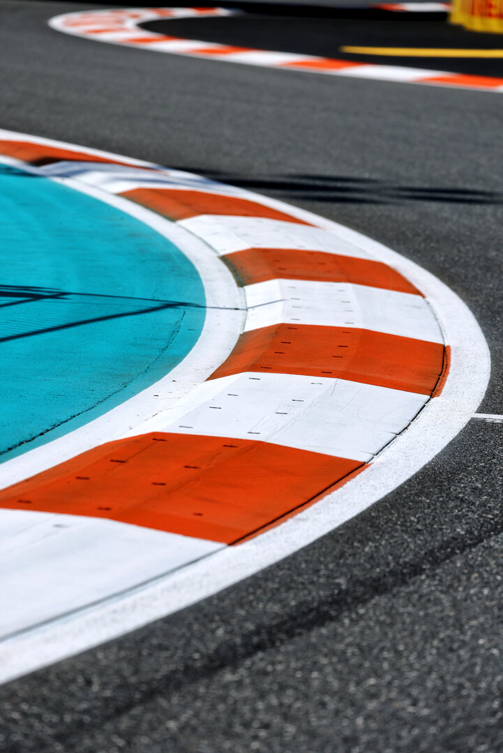 GP MIAMI, Circuit Atmosfera - kerb detail.
30.04.2026. Formula 1 World Championship, Rd 4, Miami Grand Prix, Miami, Florida, USA, Preparation Day.
- www.xpbimages.com, EMail: requests@xpbimages.com © Copyright: Moy / XPB Images