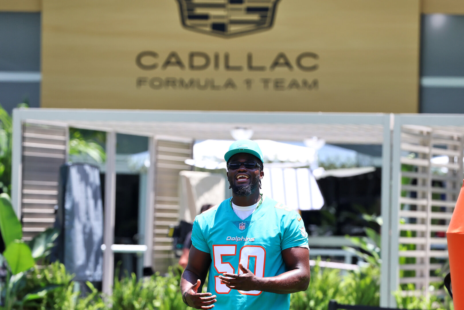 GP MIAMI, Miami Dolphins train in the paddock.
30.04.2026. Formula 1 World Championship, Rd 4, Miami Grand Prix, Miami, Florida, USA, Preparation Day.
 - www.xpbimages.com, EMail: requests@xpbimages.com © Copyright: Rew / XPB Images