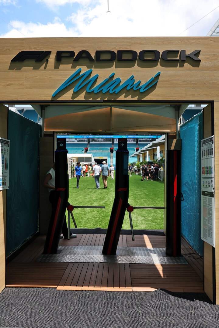 GP MIAMI, Paddock Atmosfera.
30.04.2026. Formula 1 World Championship, Rd 4, Miami Grand Prix, Miami, Florida, USA, Preparation Day.
 - www.xpbimages.com, EMail: requests@xpbimages.com © Copyright: Rew / XPB Images