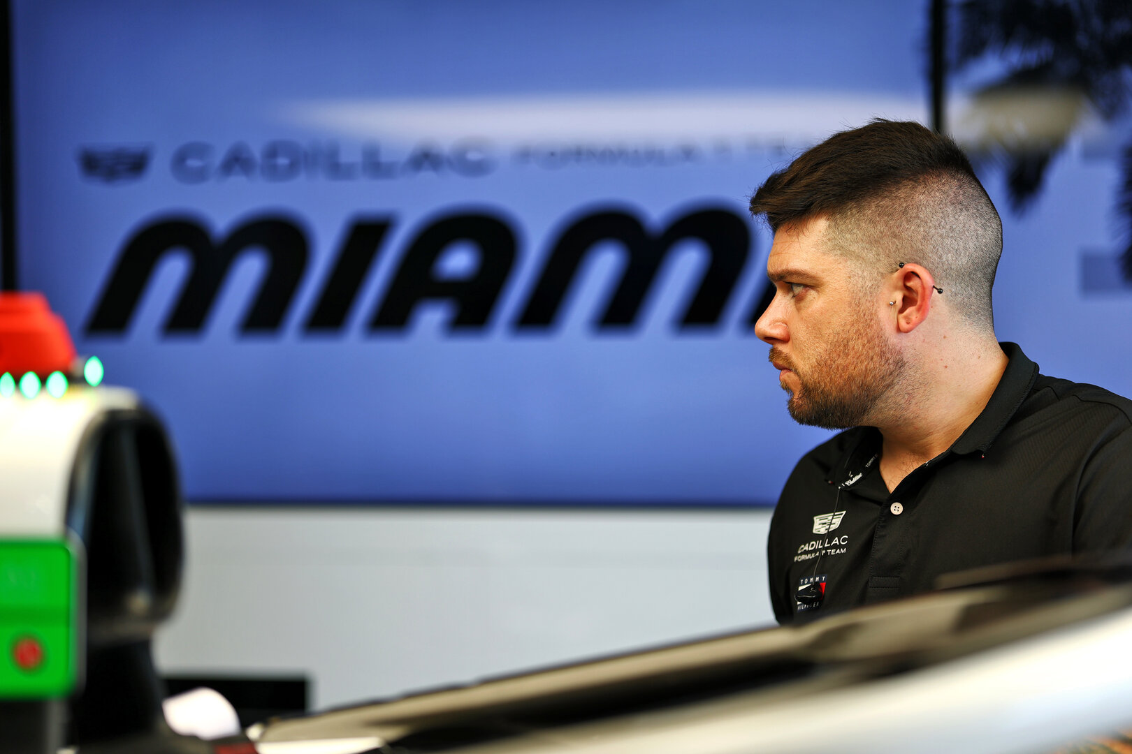 GP MIAMI, Cadillac Formula 1 Team mechanic.
30.04.2026. Formula 1 World Championship, Rd 4, Miami Grand Prix, Miami, Florida, USA, Preparation Day.
- www.xpbimages.com, EMail: requests@xpbimages.com © Copyright: Bearne / XPB Images