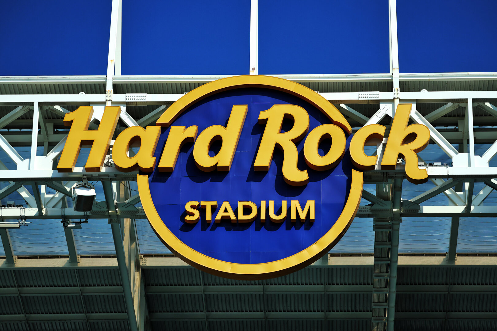 GP MIAMI, Paddock Atmosfera - Hard Rock Stadium logo.
30.04.2026. Formula 1 World Championship, Rd 4, Miami Grand Prix, Miami, Florida, USA, Preparation Day.
 - www.xpbimages.com, EMail: requests@xpbimages.com © Copyright: Rew / XPB Images