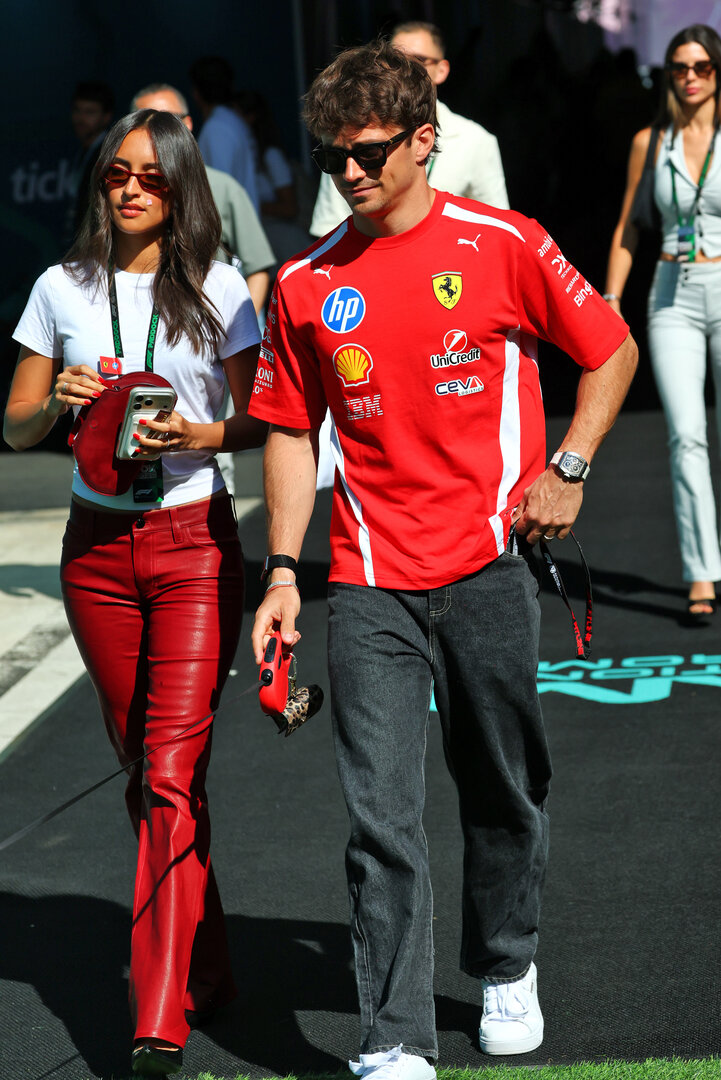 GP MIAMI, (L to R): Alexandra Leclerc (ITA) with her husband Charles Leclerc (MON) Ferrari.
01.05.2026. Formula 1 World Championship, Rd 4, Miami Grand Prix, Miami, Florida, USA, Sprint Qualifiche Day.
- www.xpbimages.com, EMail: requests@xpbimages.com © Copyright: Bearne / XPB Images