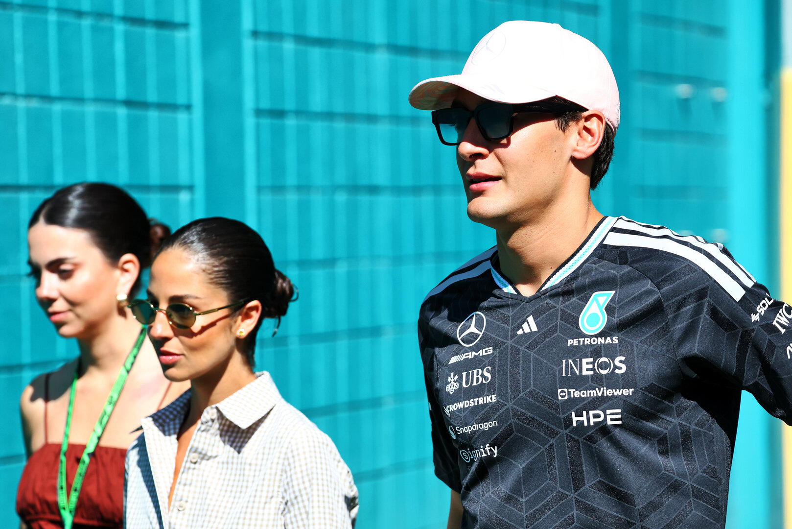 GP MIAMI, (L to R): Carmen Montero Mundt with her boyfriend George Russell (GBR) Mercedes AMG Formula One Team.
01.05.2026. Formula 1 World Championship, Rd 4, Miami Grand Prix, Miami, Florida, USA, Sprint Qualifiche Day.
- www.xpbimages.com, EMail: requests@xpbimages.com © Copyright: Bearne / XPB Images