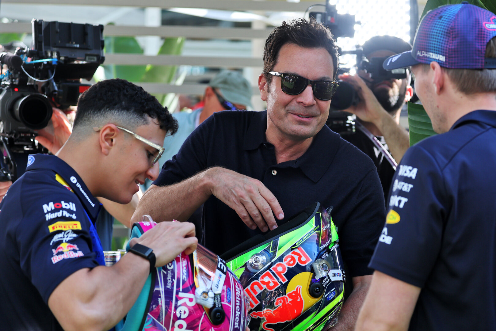 GP MIAMI, (L to R): Isack Hadjar (FRA) Red Bull Racing with Jimmy Fallon (USA) TV Host e Max Verstappen (NLD) Red Bull Racing.
01.05.2026. Formula 1 World Championship, Rd 4, Miami Grand Prix, Miami, Florida, USA, Sprint Qualifiche Day.
- www.xpbimages.com, EMail: requests@xpbimages.com © Copyright: Moy / XPB Images