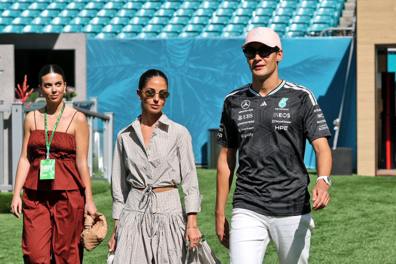 GP MIAMI, (L to R): Carmen Montero Mundt with her boyfriend George Russell (GBR) Mercedes AMG Formula One Team.
01.05.2026. Formula 1 World Championship, Rd 4, Miami Grand Prix, Miami, Florida, USA, Sprint Qualifiche Day.
- www.xpbimages.com, EMail: requests@xpbimages.com © Copyright: Moy / XPB Images