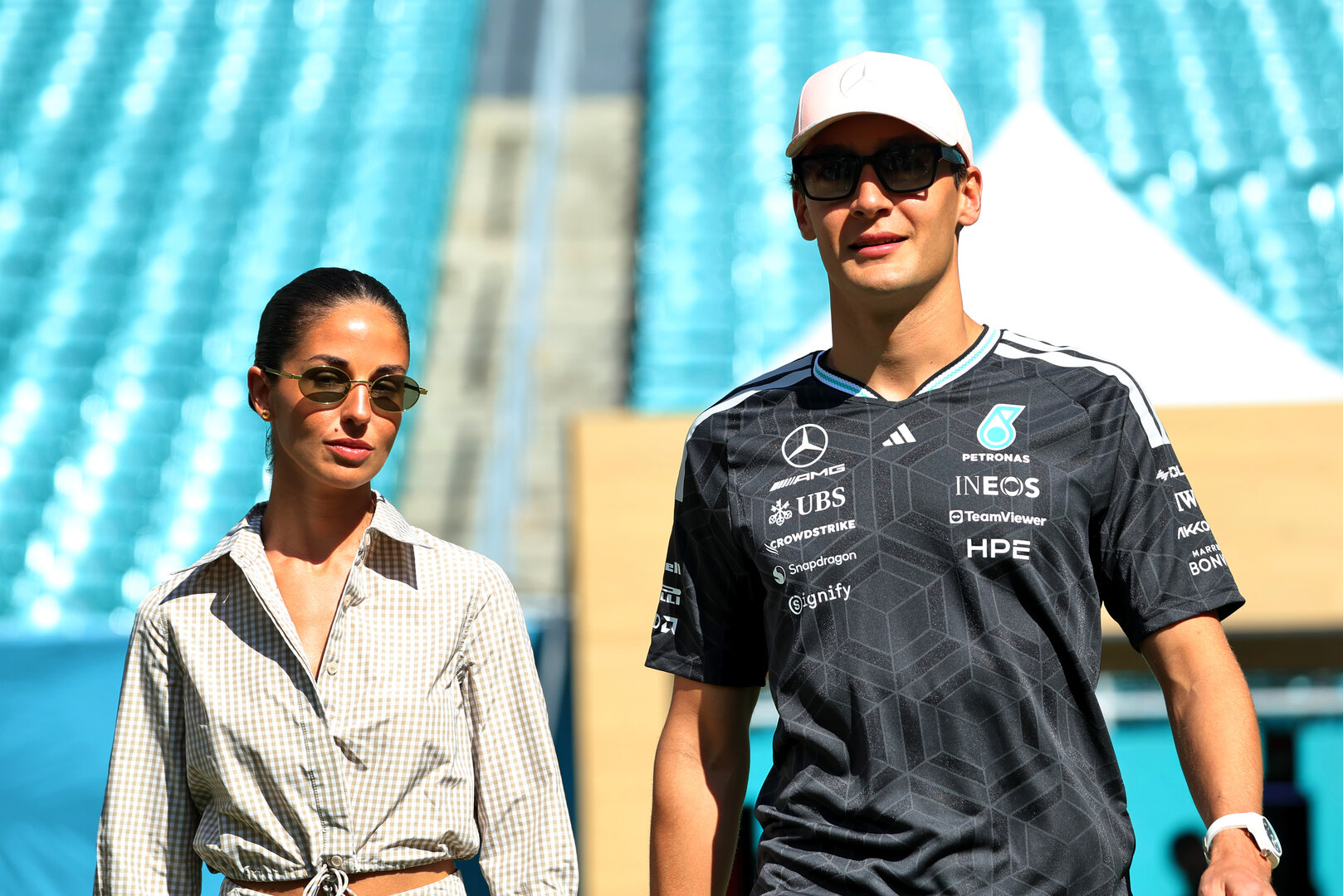 GP MIAMI, (L to R): Carmen Montero Mundt with her boyfriend George Russell (GBR) Mercedes AMG Formula One Team.
01.05.2026. Formula 1 World Championship, Rd 4, Miami Grand Prix, Miami, Florida, USA, Sprint Qualifiche Day.
 - www.xpbimages.com, EMail: requests@xpbimages.com © Copyright: Rew / XPB Images