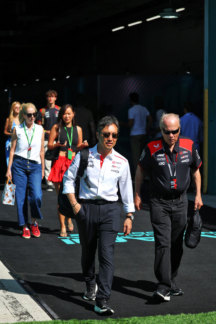 GP MIAMI, (L to R): Ayao Komatsu (JPN) Haas F1 Team Principal with Gene Haas (USA) Haas Automotion President.
01.05.2026. Formula 1 World Championship, Rd 4, Miami Grand Prix, Miami, Florida, USA, Sprint Qualifiche Day.
- www.xpbimages.com, EMail: requests@xpbimages.com © Copyright: Patching / XPB Images
