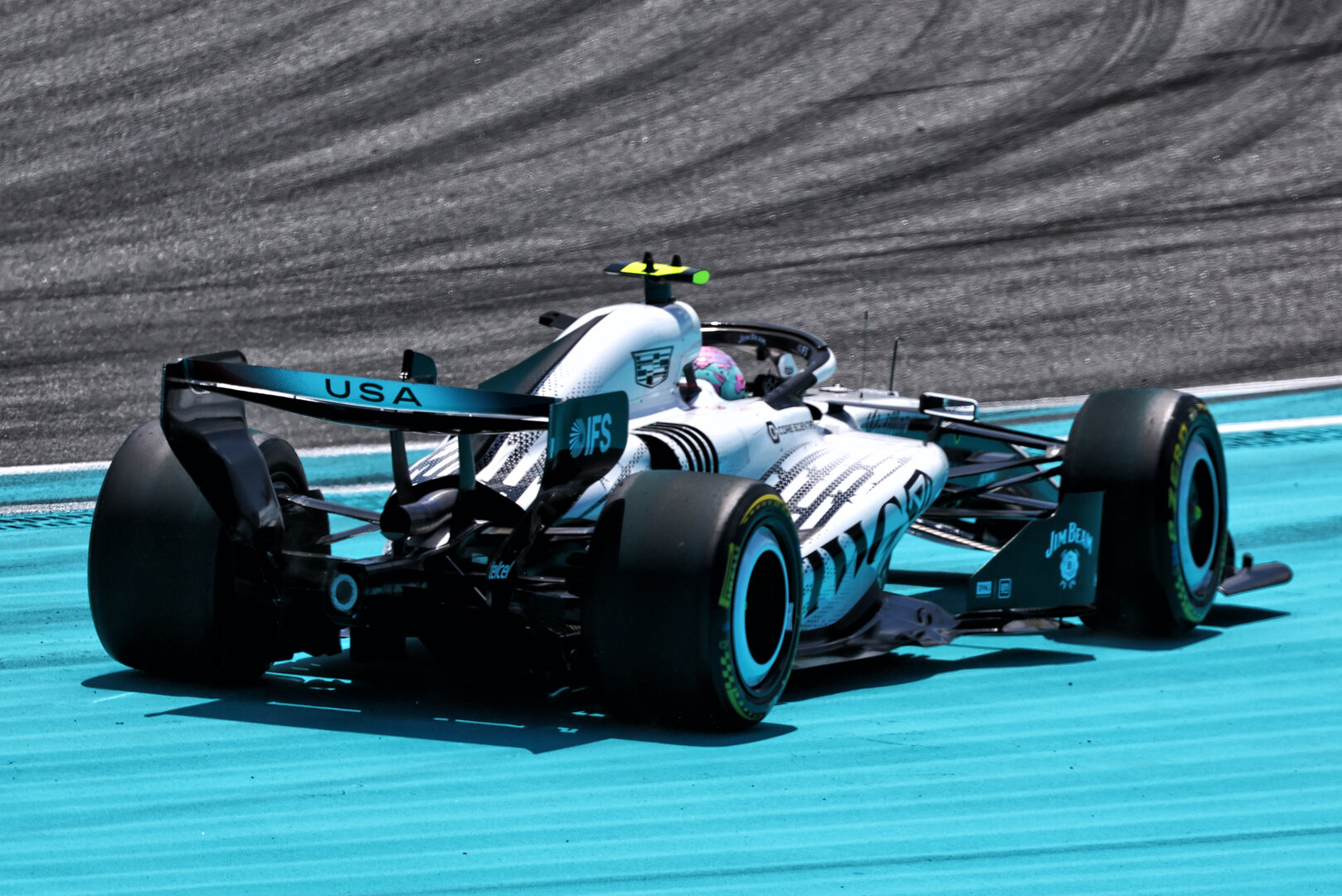 GP MIAMI, Valtteri Bottas (FIN) Cadillac Formula 1 Team MAC-26 runs wide.
01.05.2026. Formula 1 World Championship, Rd 4, Miami Grand Prix, Miami, Florida, USA, Sprint Qualifiche Day.
- www.xpbimages.com, EMail: requests@xpbimages.com © Copyright: Bearne / XPB Images
