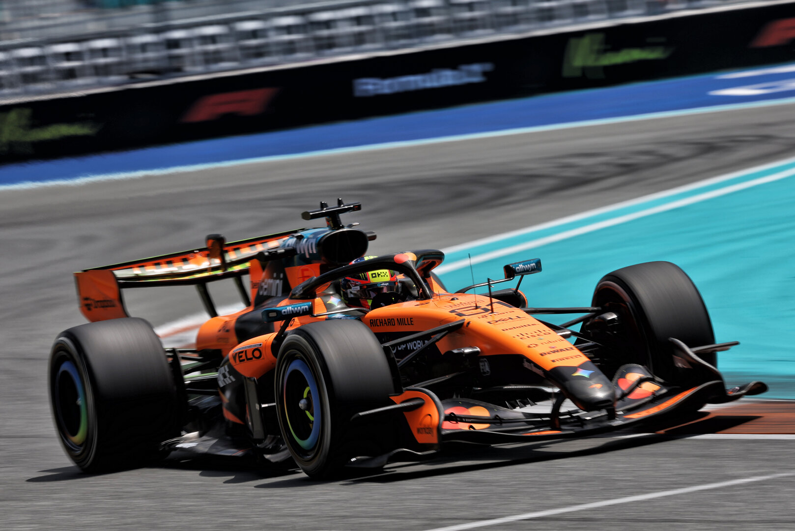 GP MIAMI, Oscar Piastri (AUS) McLaren F1 Team MCL40.
01.05.2026. Formula 1 World Championship, Rd 4, Miami Grand Prix, Miami, Florida, USA, Sprint Qualifiche Day.
- www.xpbimages.com, EMail: requests@xpbimages.com © Copyright: Dunbar / XPB Images