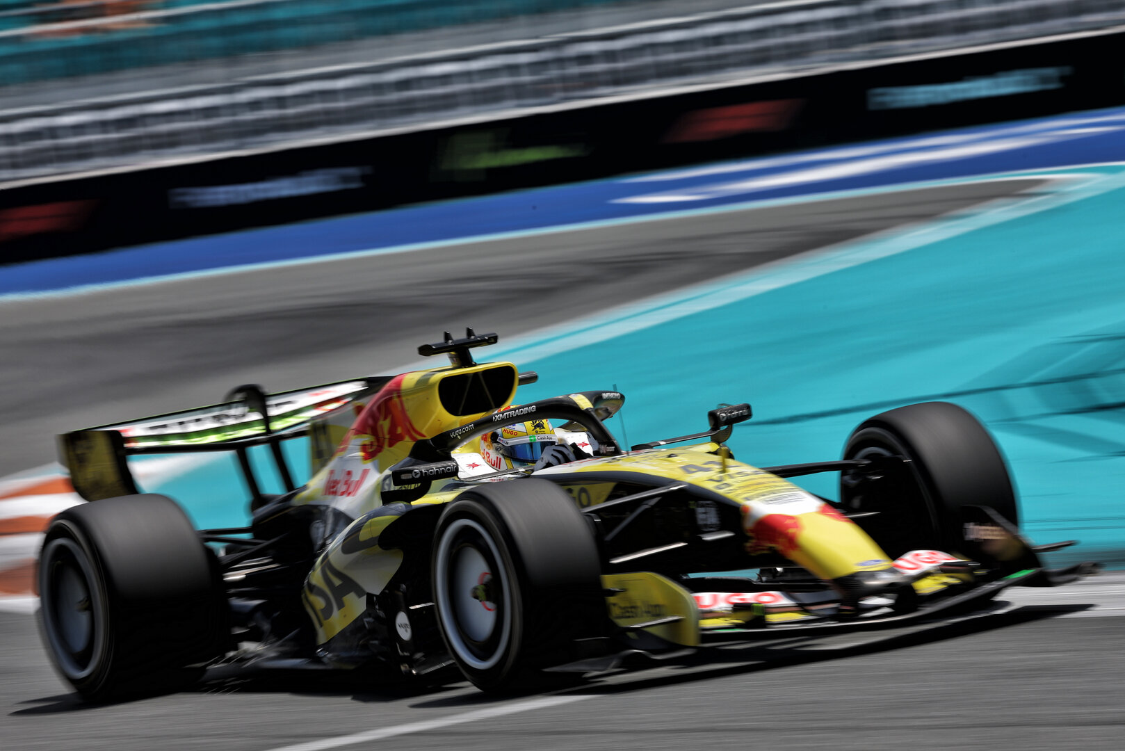 GP MIAMI, Arvid Lindblad (GBR) Racing Bulls Formula One Team VCARB 03.
01.05.2026. Formula 1 World Championship, Rd 4, Miami Grand Prix, Miami, Florida, USA, Sprint Qualifiche Day.
- www.xpbimages.com, EMail: requests@xpbimages.com © Copyright: Dunbar / XPB Images