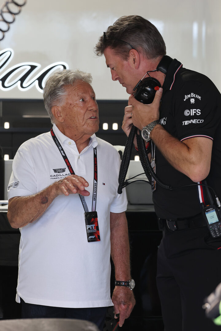 GP MIAMI, (L to R): Mario Andretti (USA) Cadillac Formula 1 Team Ambassador with Graeme Lowdon (GBR) Cadillac Formula 1 Team, Team Principal.
01.05.2026. Formula 1 World Championship, Rd 4, Miami Grand Prix, Miami, Florida, USA, Sprint Qualifiche Day.
- www.xpbimages.com, EMail: requests@xpbimages.com © Copyright: Moy / XPB Images