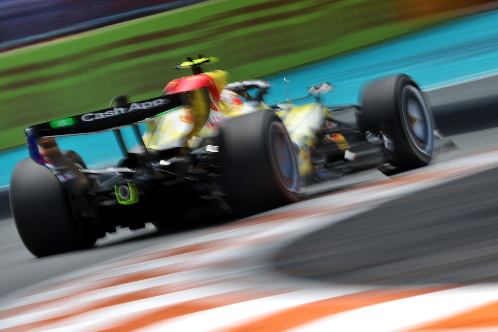 GP MIAMI, Liam Lawson (NZL) Racing Bulls Formula One Team VCARB 03.
01.05.2026. Formula 1 World Championship, Rd 4, Miami Grand Prix, Miami, Florida, USA, Sprint Qualifiche Day.
- www.xpbimages.com, EMail: requests@xpbimages.com © Copyright: Dunbar / XPB Images