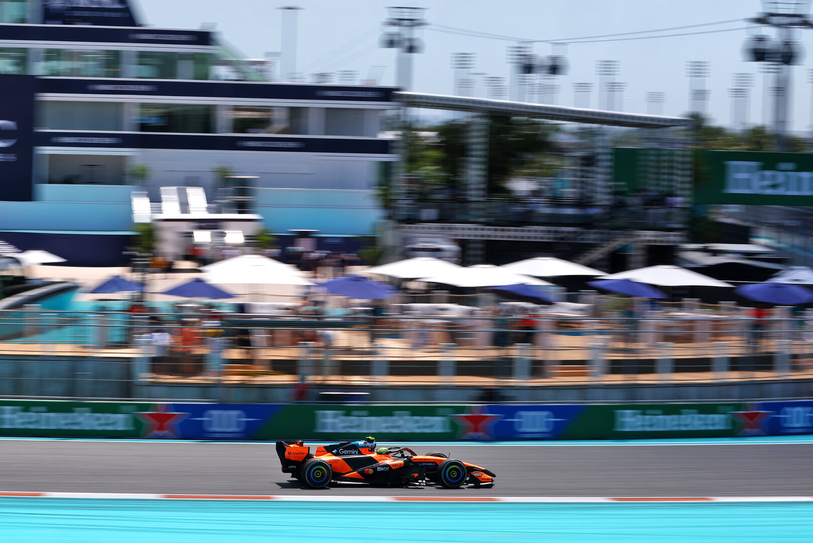 GP MIAMI, Lando Norris (GBR) McLaren F1 Team MCL40.
01.05.2026. Formula 1 World Championship, Rd 4, Miami Grand Prix, Miami, Florida, USA, Sprint Qualifiche Day.
- www.xpbimages.com, EMail: requests@xpbimages.com © Copyright: Bearne / XPB Images