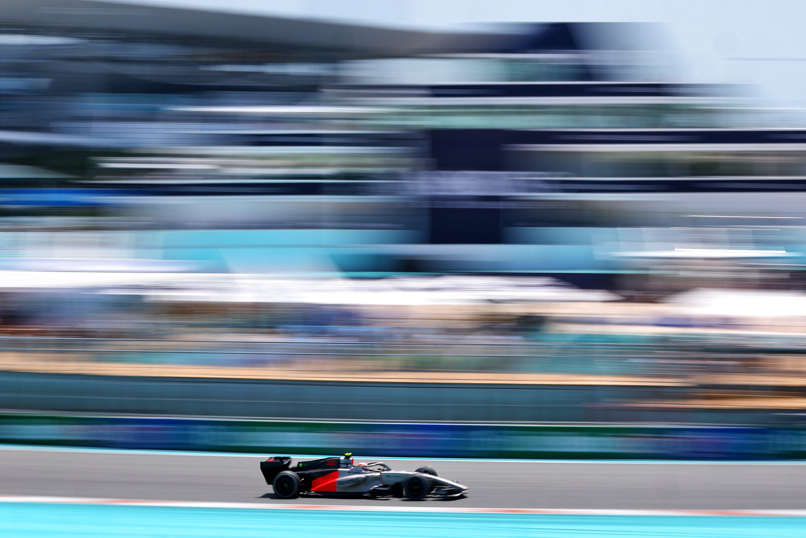 GP MIAMI, Gabriel Bortoleto (BRA) Audi F1 Team R26.
01.05.2026. Formula 1 World Championship, Rd 4, Miami Grand Prix, Miami, Florida, USA, Sprint Qualifiche Day.
- www.xpbimages.com, EMail: requests@xpbimages.com © Copyright: Bearne / XPB Images