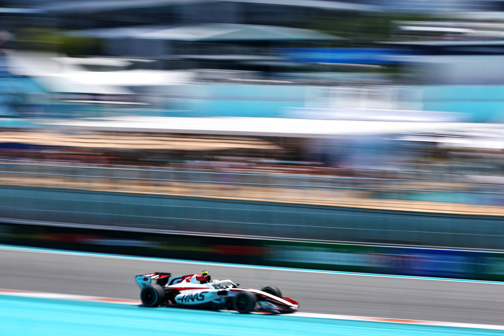 GP MIAMI, Oliver Bearman (GBR) Haas F1 Team VF-26.
01.05.2026. Formula 1 World Championship, Rd 4, Miami Grand Prix, Miami, Florida, USA, Sprint Qualifiche Day.
- www.xpbimages.com, EMail: requests@xpbimages.com © Copyright: Bearne / XPB Images