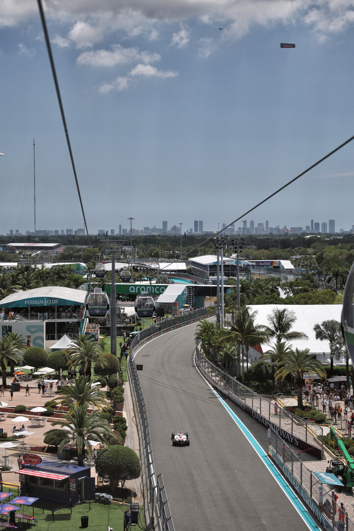 GP MIAMI, Esteban Ocon (FRA) Haas F1 Team VF-26.
01.05.2026. Formula 1 World Championship, Rd 4, Miami Grand Prix, Miami, Florida, USA, Sprint Qualifiche Day.
- www.xpbimages.com, EMail: requests@xpbimages.com © Copyright: Moy / XPB Images