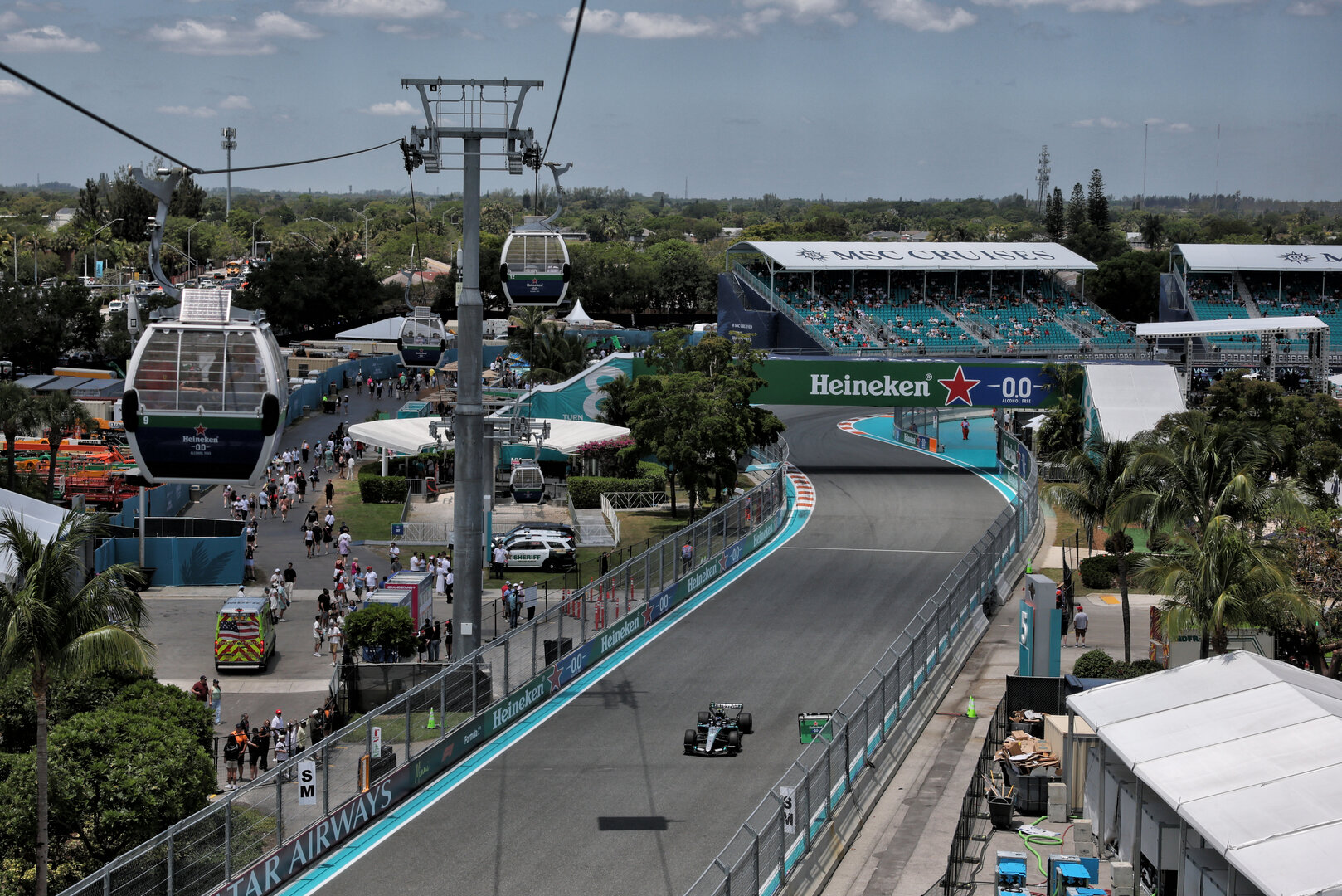 GP MIAMI, Andrea Kimi Antonelli (ITA) Mercedes AMG Formula One Team W17.
01.05.2026. Formula 1 World Championship, Rd 4, Miami Grand Prix, Miami, Florida, USA, Sprint Qualifiche Day.
- www.xpbimages.com, EMail: requests@xpbimages.com © Copyright: Moy / XPB Images