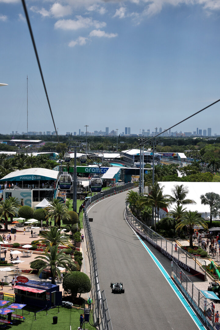 GP MIAMI, George Russell (GBR) Mercedes AMG Formula One Team W17.
01.05.2026. Formula 1 World Championship, Rd 4, Miami Grand Prix, Miami, Florida, USA, Sprint Qualifiche Day.
- www.xpbimages.com, EMail: requests@xpbimages.com © Copyright: Moy / XPB Images