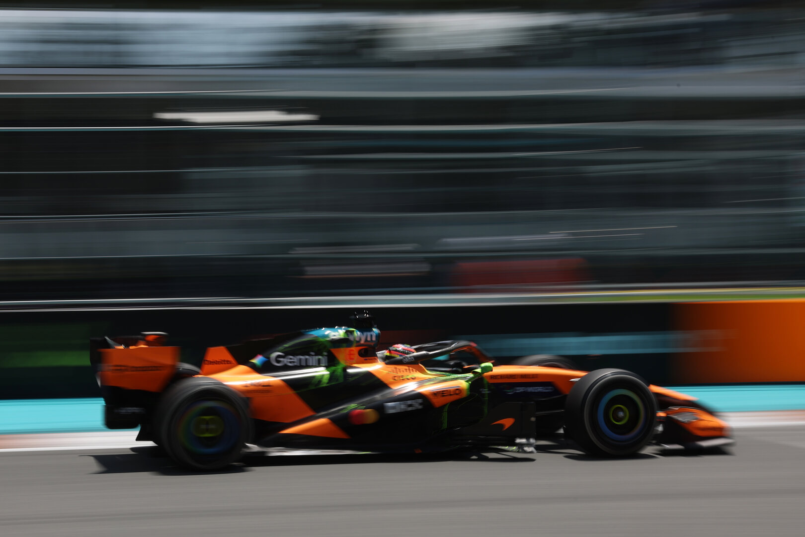 GP MIAMI, Oscar Piastri (AUS) McLaren F1 Team MCL40.
01.05.2026. Formula 1 World Championship, Rd 4, Miami Grand Prix, Miami, Florida, USA, Sprint Qualifiche Day.
- www.xpbimages.com, EMail: requests@xpbimages.com © Copyright: Dunbar / XPB Images