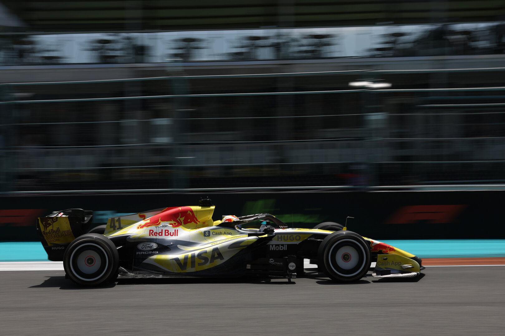 GP MIAMI, Arvid Lindblad (GBR) Racing Bulls Formula One Team VCARB 03.
01.05.2026. Formula 1 World Championship, Rd 4, Miami Grand Prix, Miami, Florida, USA, Sprint Qualifiche Day.
- www.xpbimages.com, EMail: requests@xpbimages.com © Copyright: Dunbar / XPB Images
